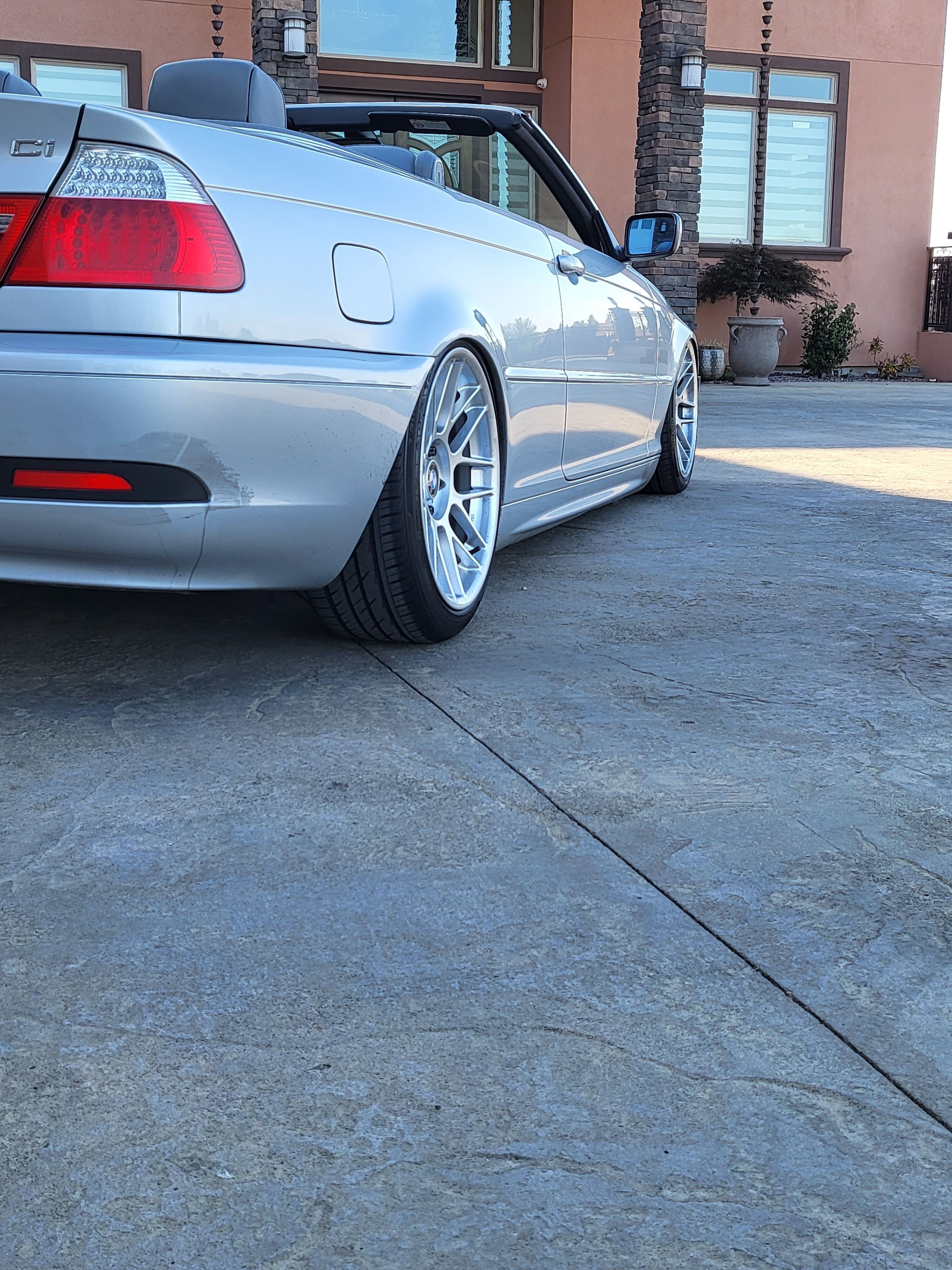 Silver BMW E46 3 Series with 18" ARC-8 Apex wheels in Hyper Silver