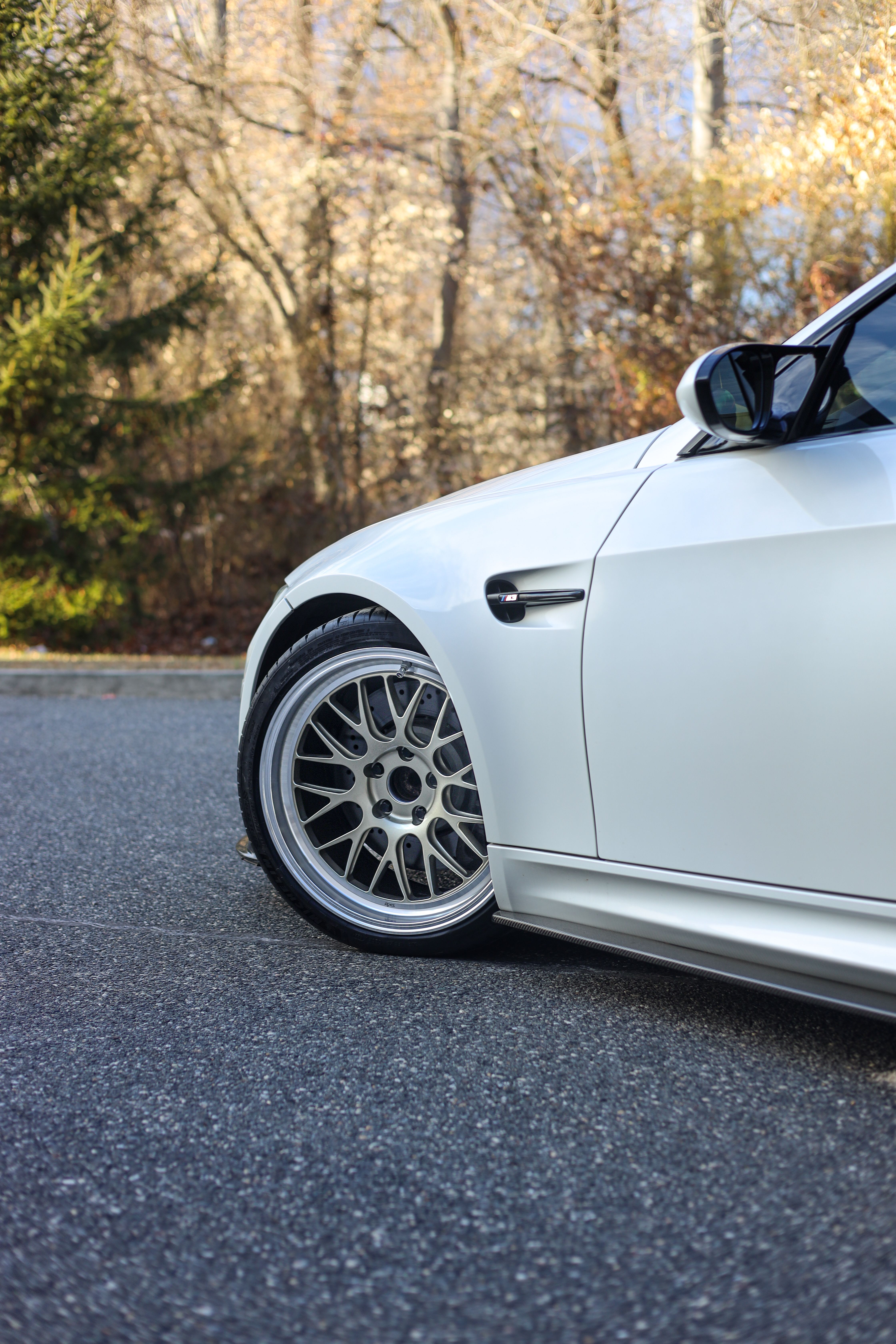 White BMW E92 Coupe M3 with 19" ML-10RT Apex wheels in Machined Lip Gloss Motorsport Gold