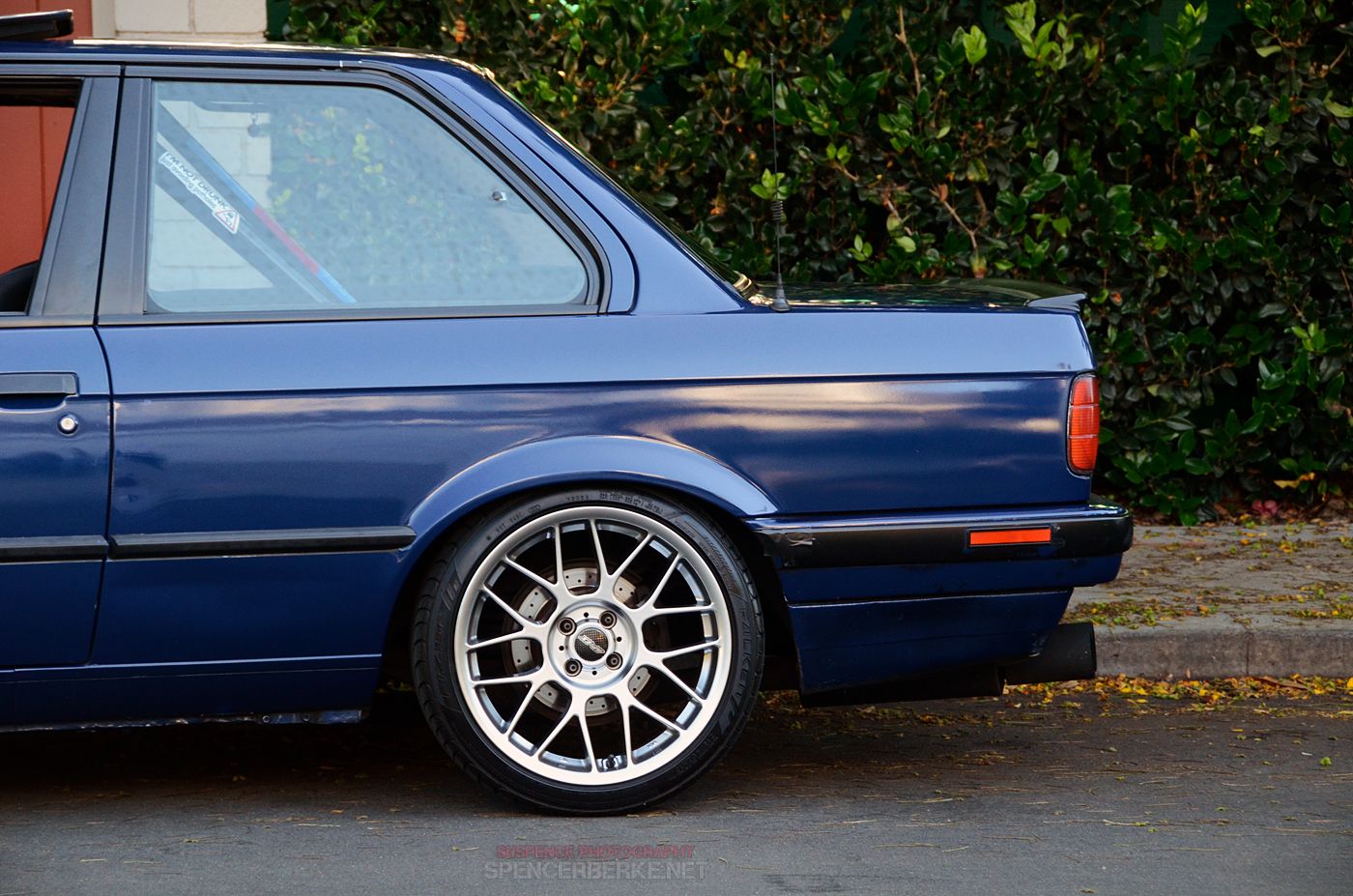Blue BMW E30 3 Series with 17" ARC-8 Apex wheels in Hyper Silver