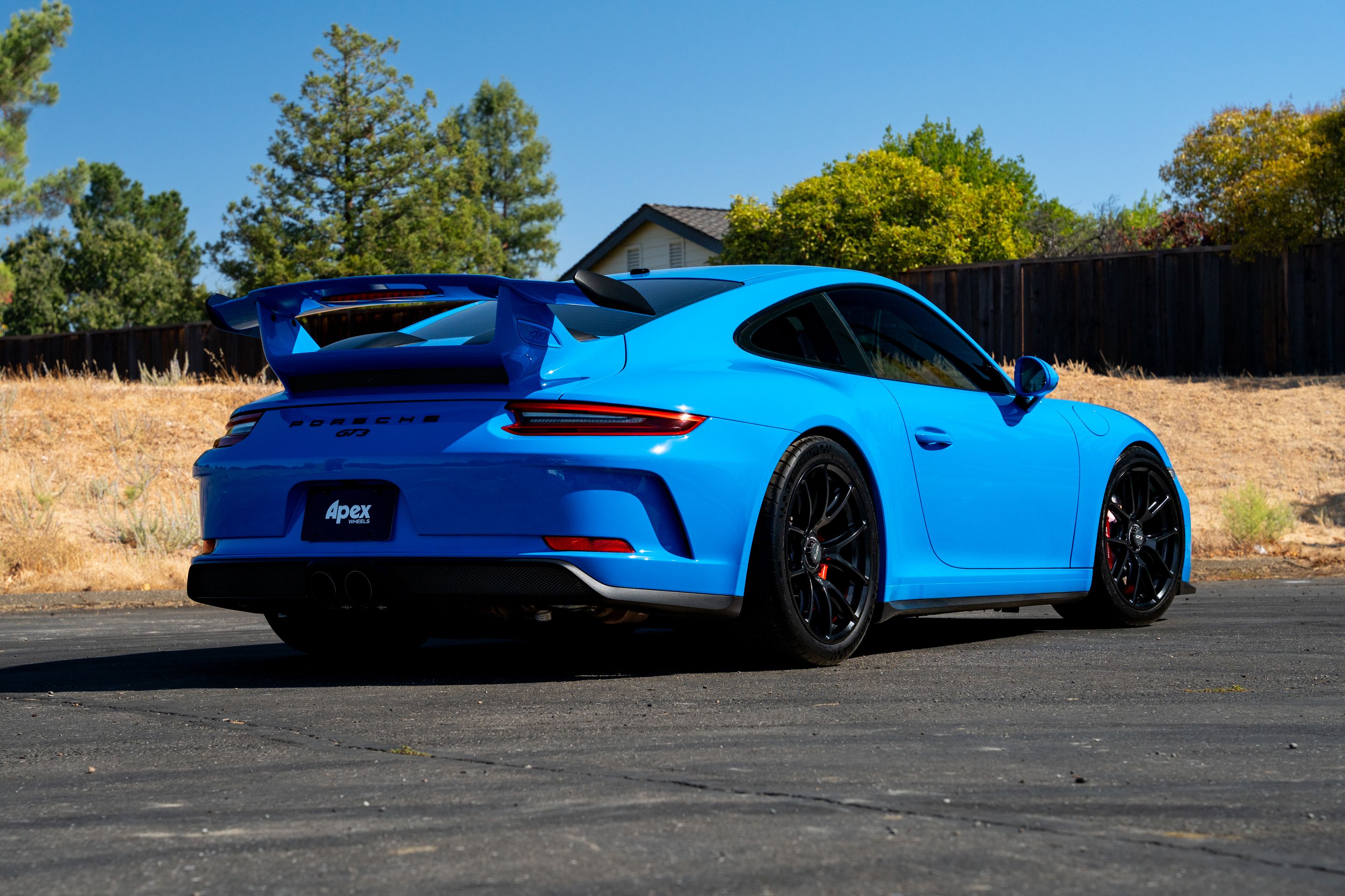 Blue Porsche 911 991.2 GT3 with 19" VS-5RE Apex wheels in Satin Black