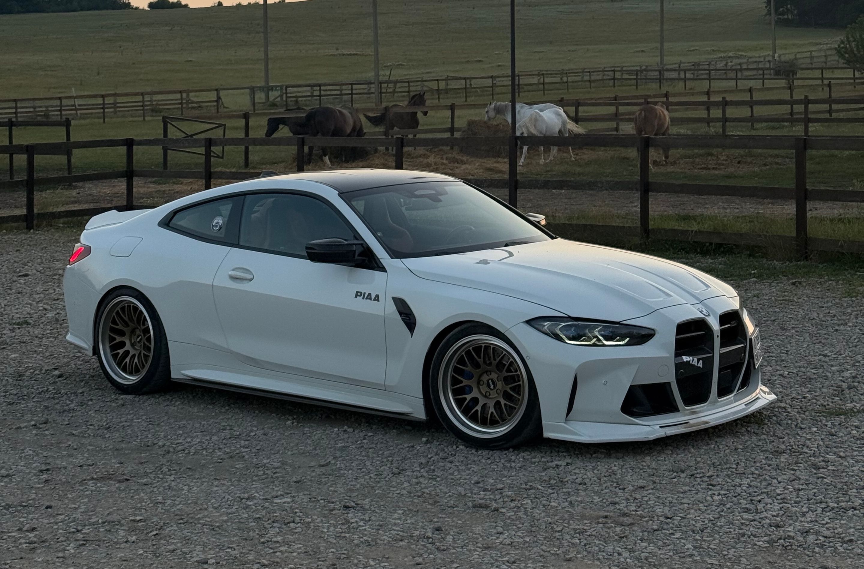 White BMW G82 Coupe M4 with 19"/20" ML-10RT Apex wheels in Machined Lip Gloss Motorsport Gold