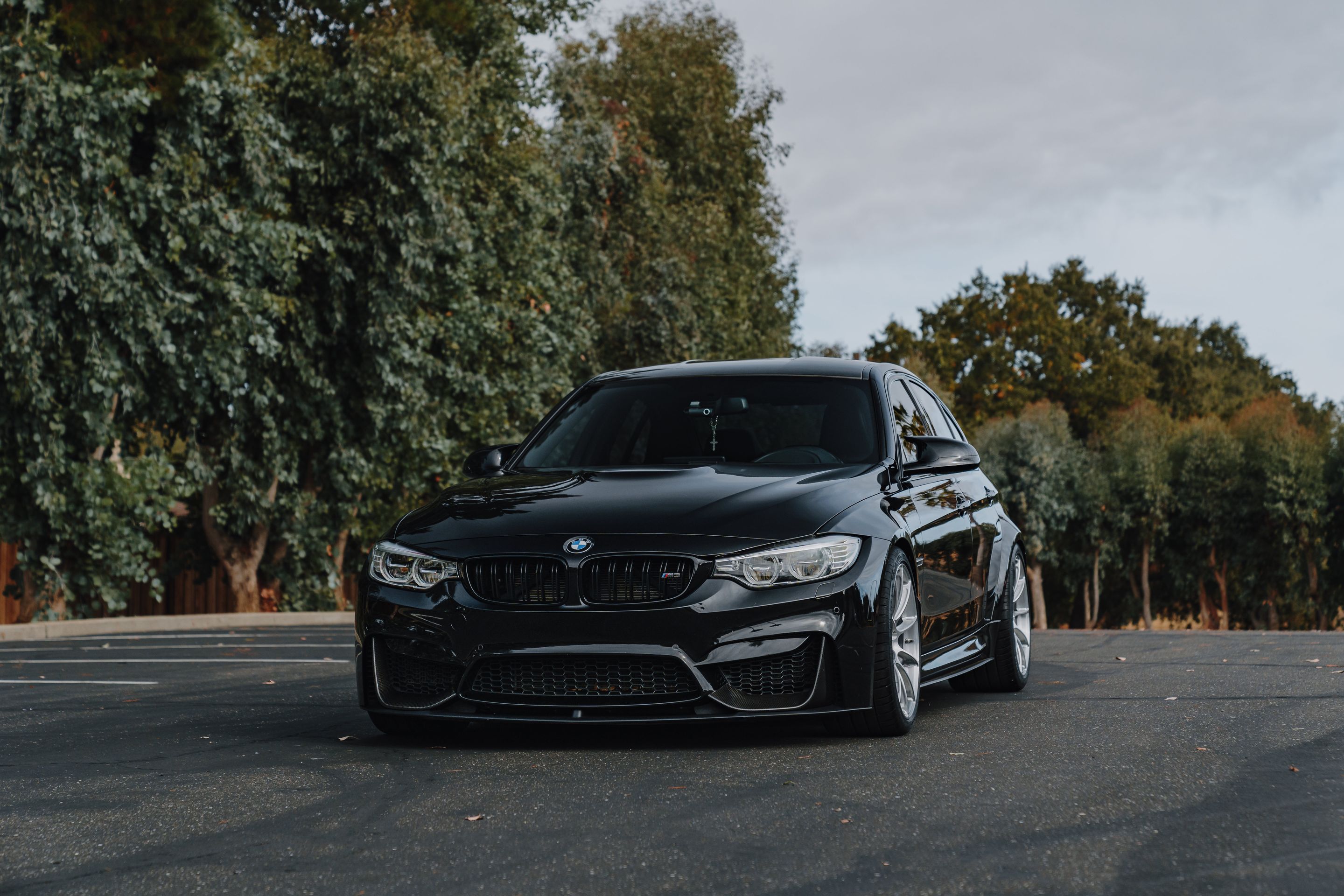 Black BMW F80 M3 with 19" SM-10RS Apex wheels in Brushed Clear