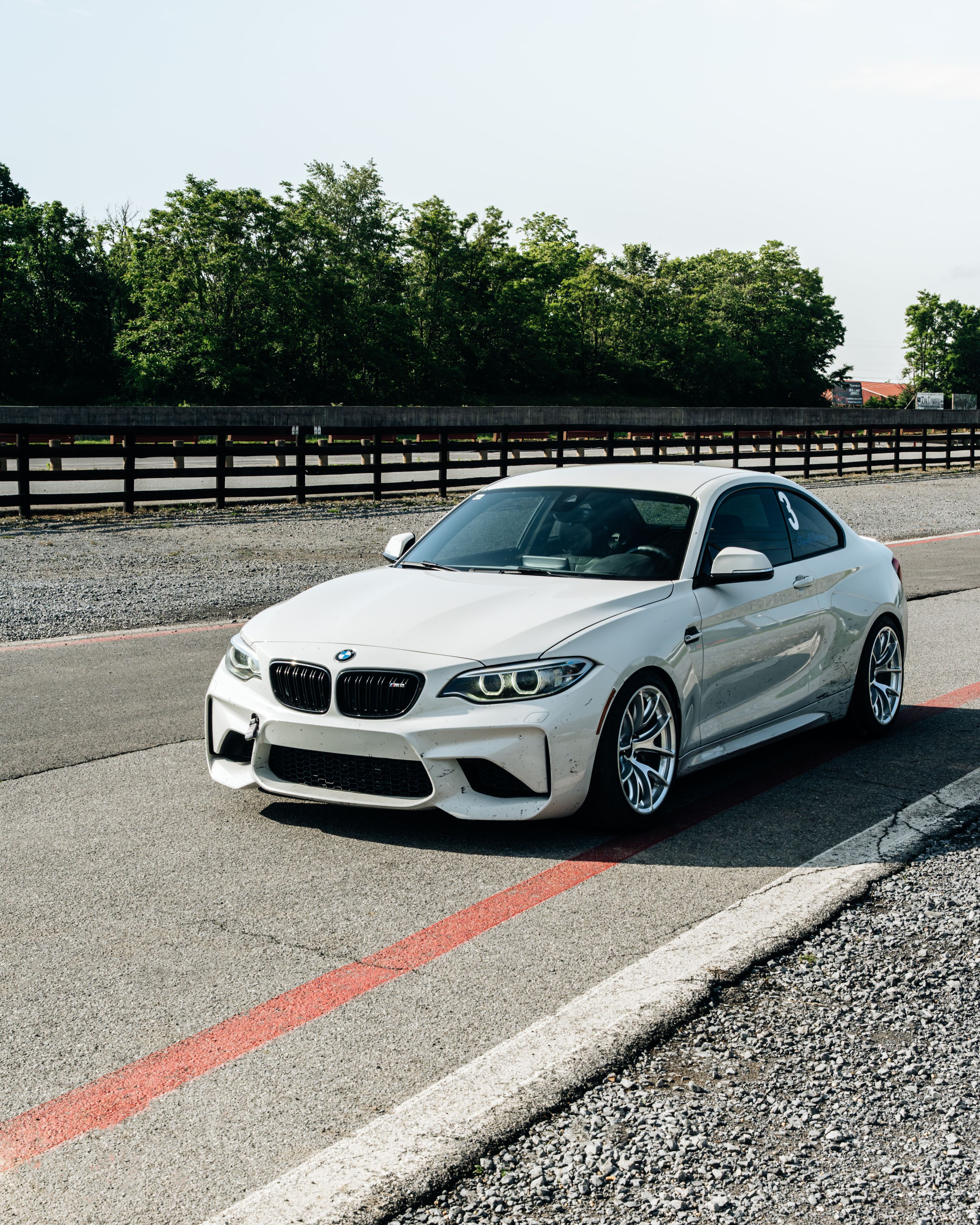 White BMW F87 M2 with 18" VS-5RE Apex wheels in Anthracite