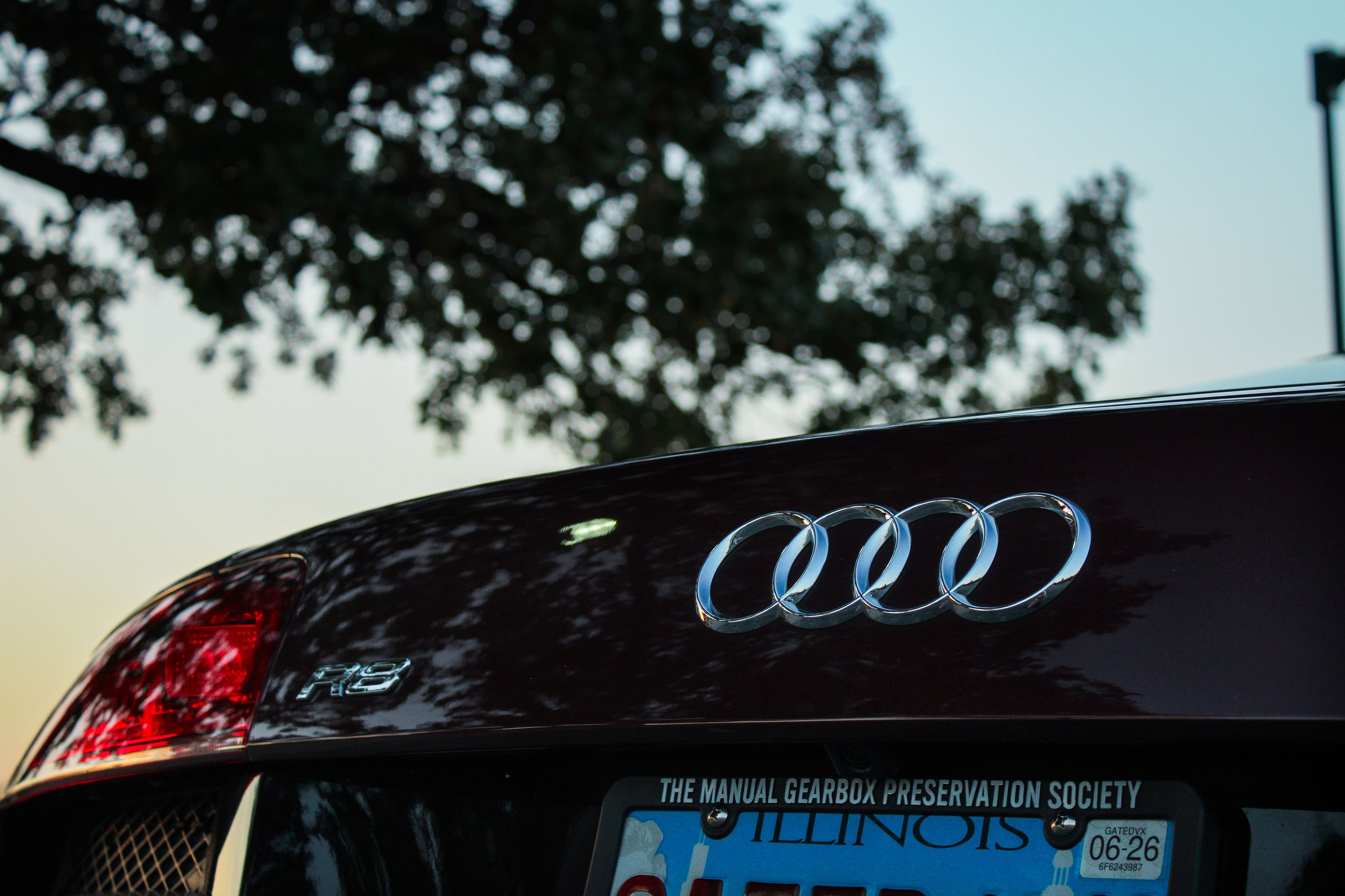 Purple Audi Gen 1 R8 with 19" VS-5RS Apex wheels in Brushed Clear