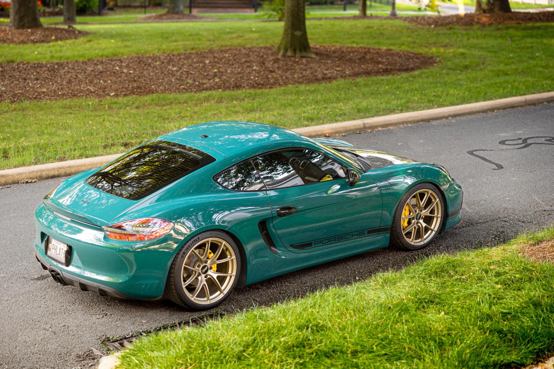 Porsche 981 Cayman GTS with 20" VS5RS Wheels in Motorsport Gold