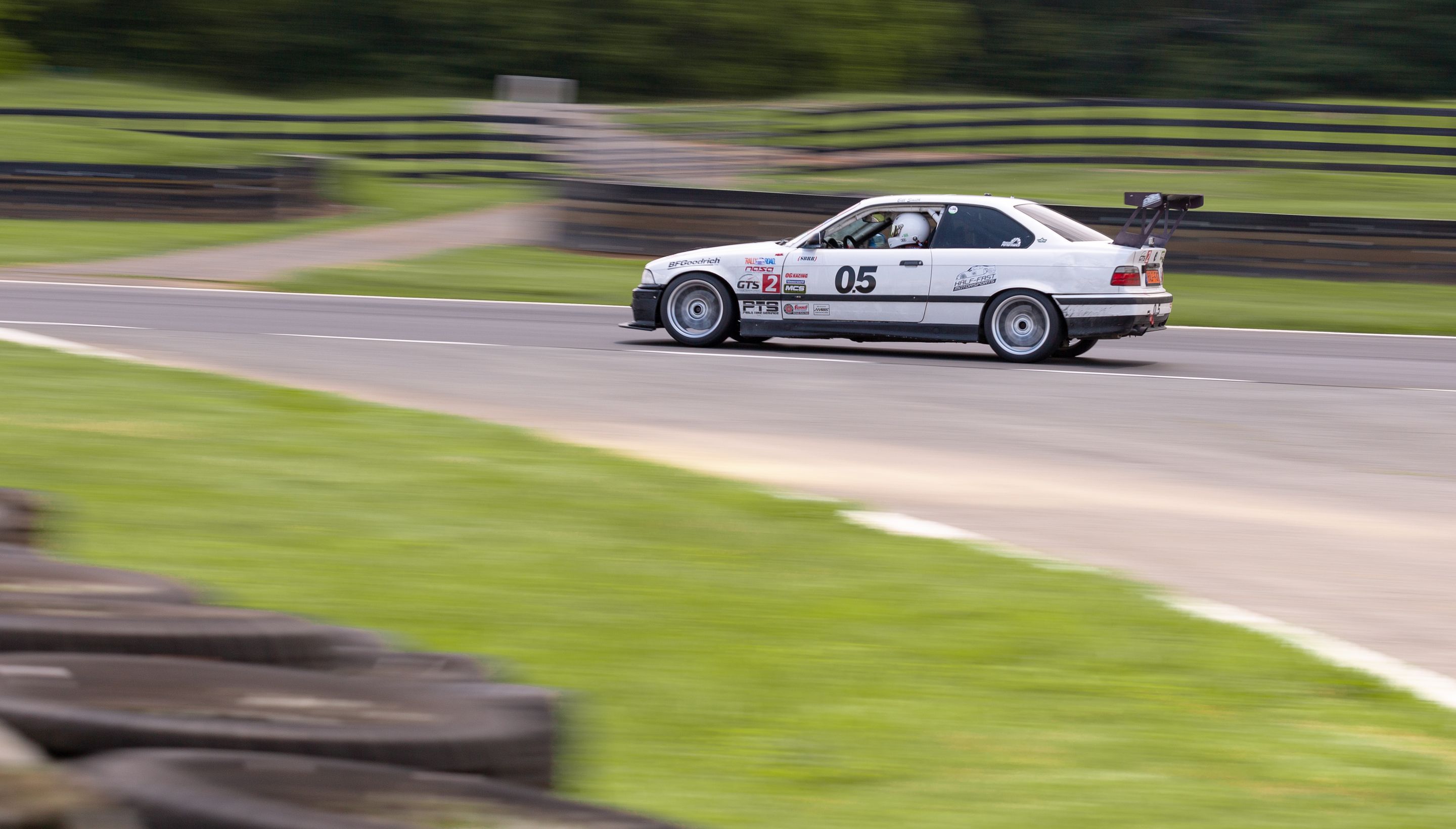 White BMW E36 M3 with 17" ARC-8 Apex wheels in Hyper Silver