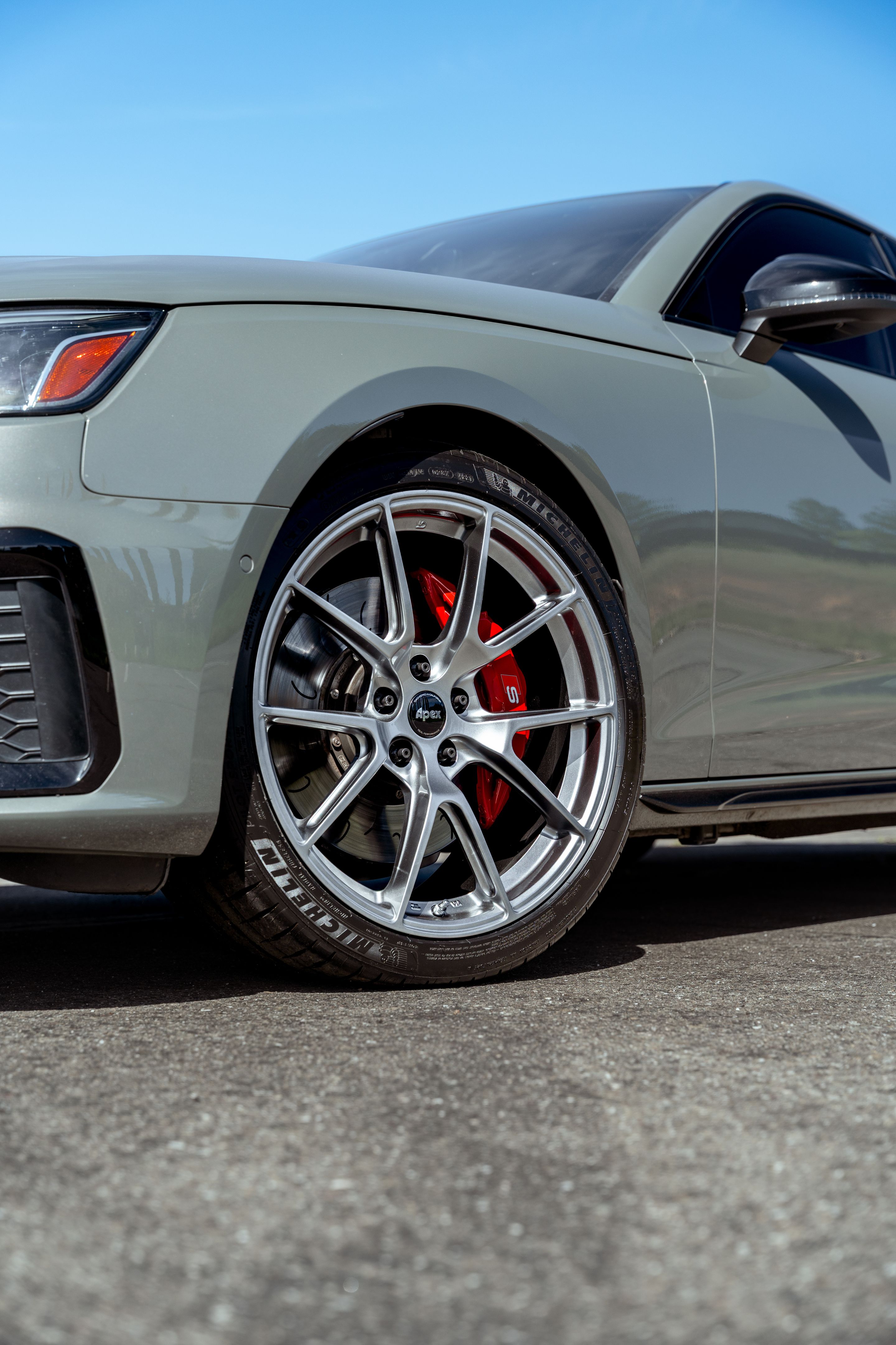 Grey Audi B9 S4 with 19" VS-5 Apex wheels in Hyper Black