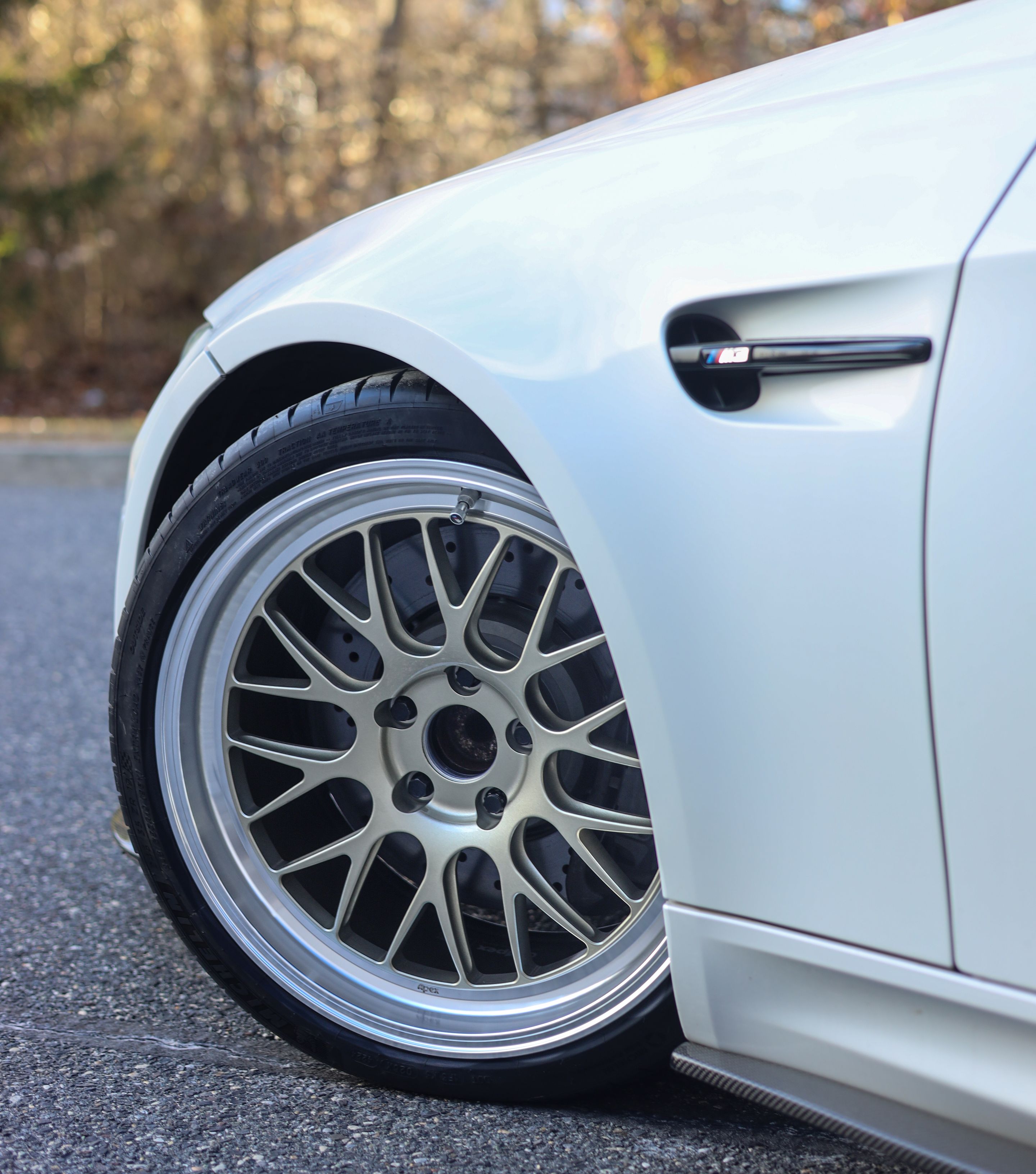 White BMW E92 Coupe M3 with 19" ML-10RT Apex wheels in Machined Lip Gloss Motorsport Gold