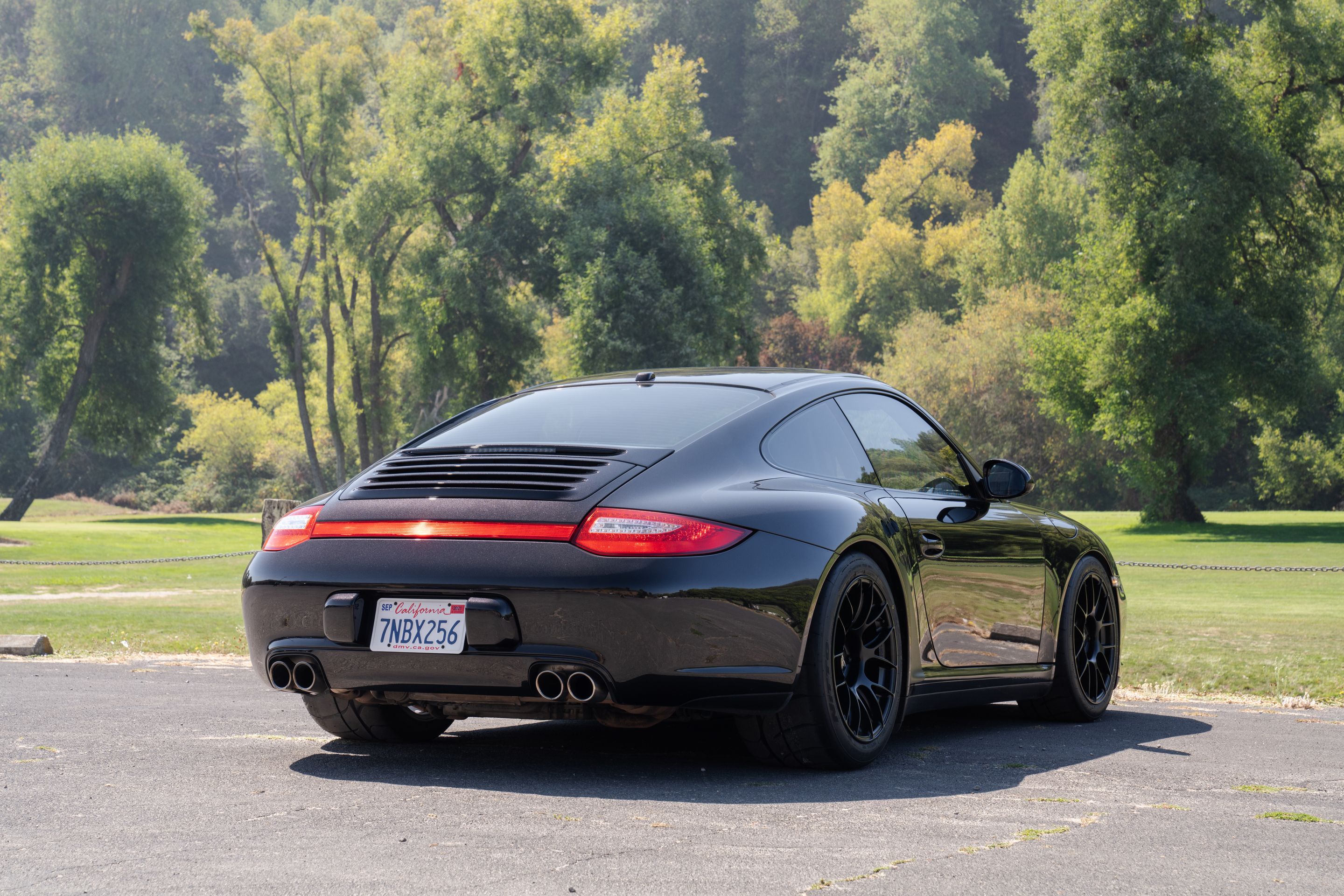 Black Porsche 911 997 Carrera 4S with 18" EC-7RS Apex wheels in Satin Black