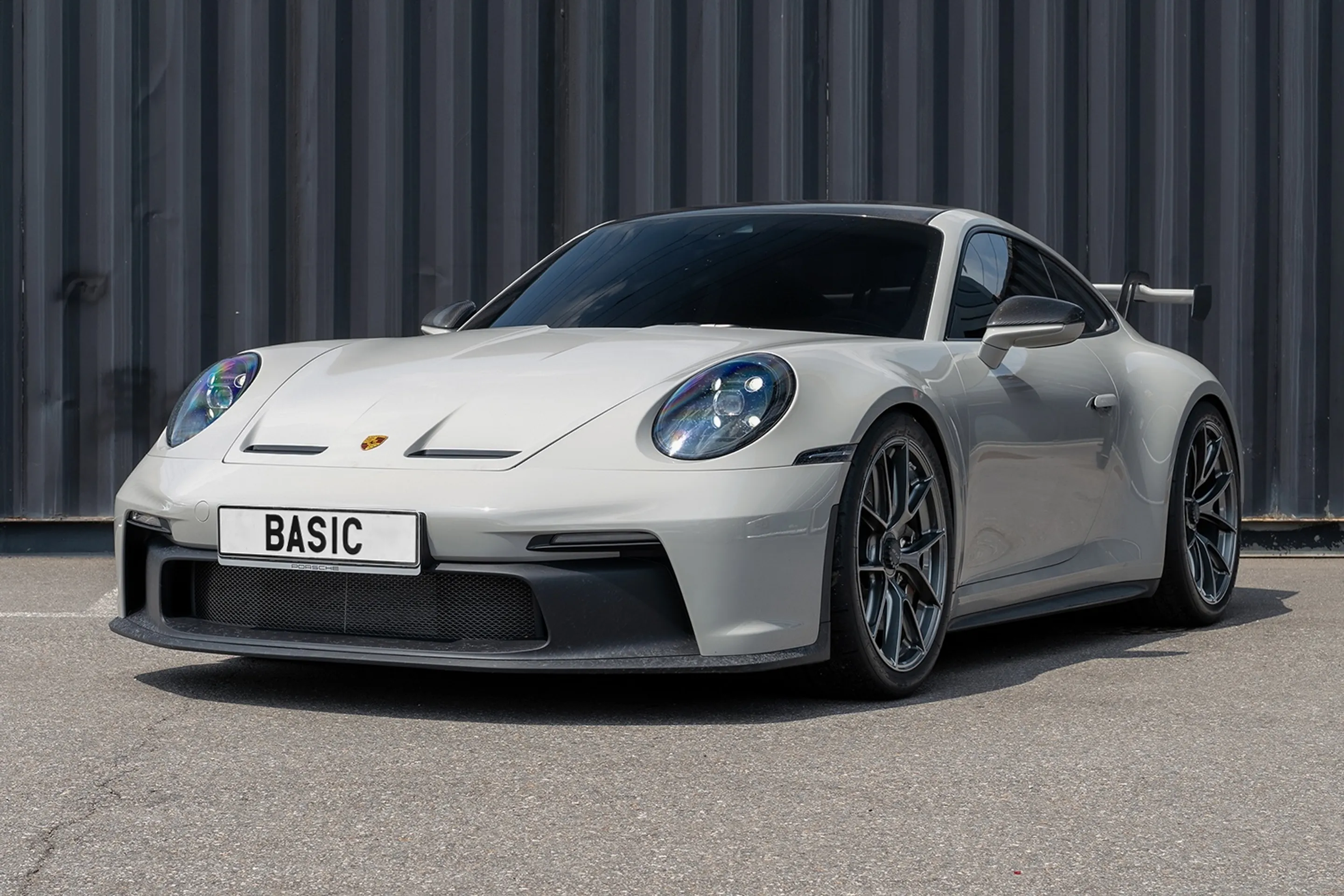 Grey Porsche 911 992.1 GT3 with 20"/21" VS-5RS Apex wheels in Anthracite
