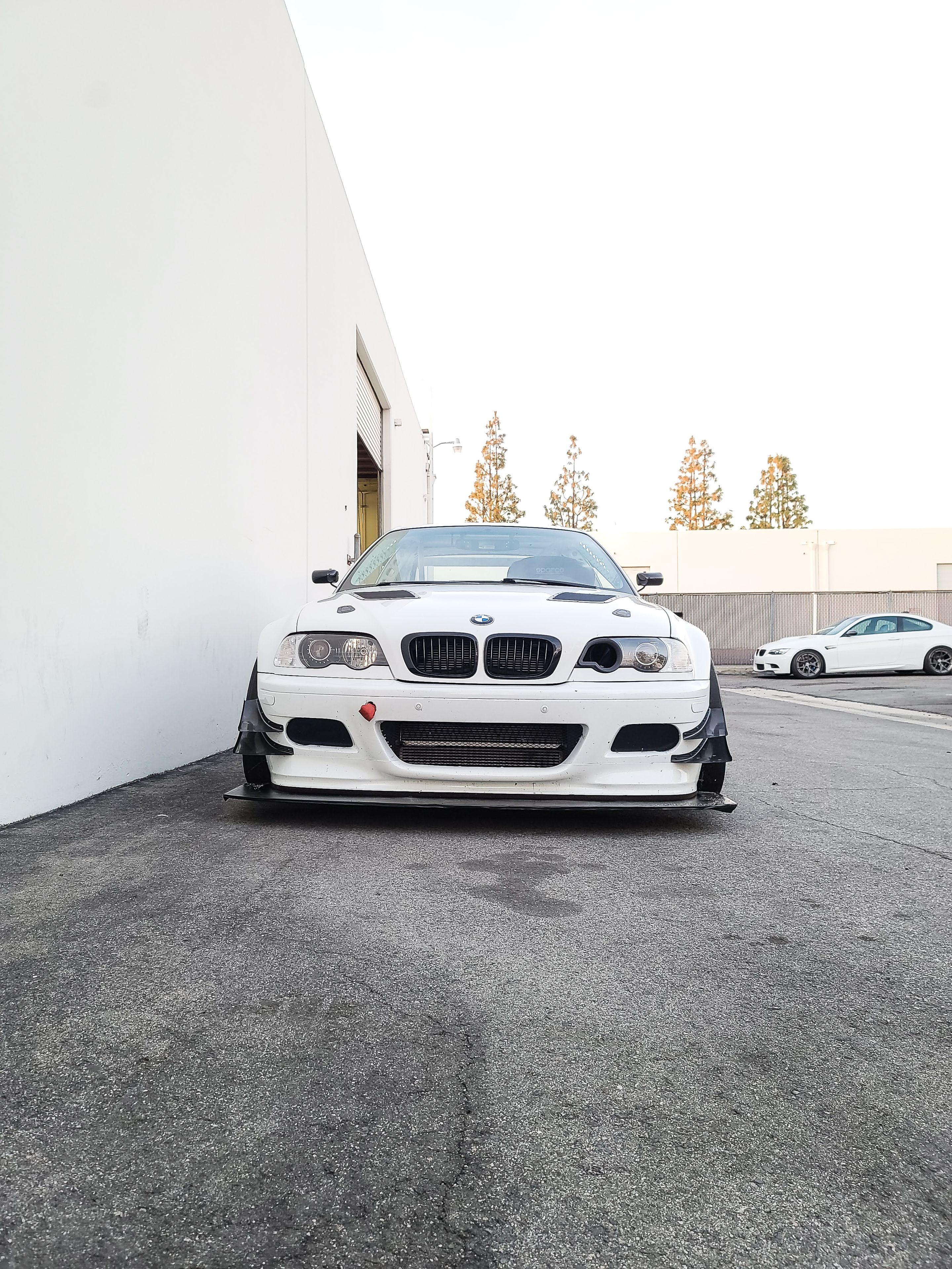 White BMW E46 M3 with 18" VS-5RS Apex wheels in Brushed Clear