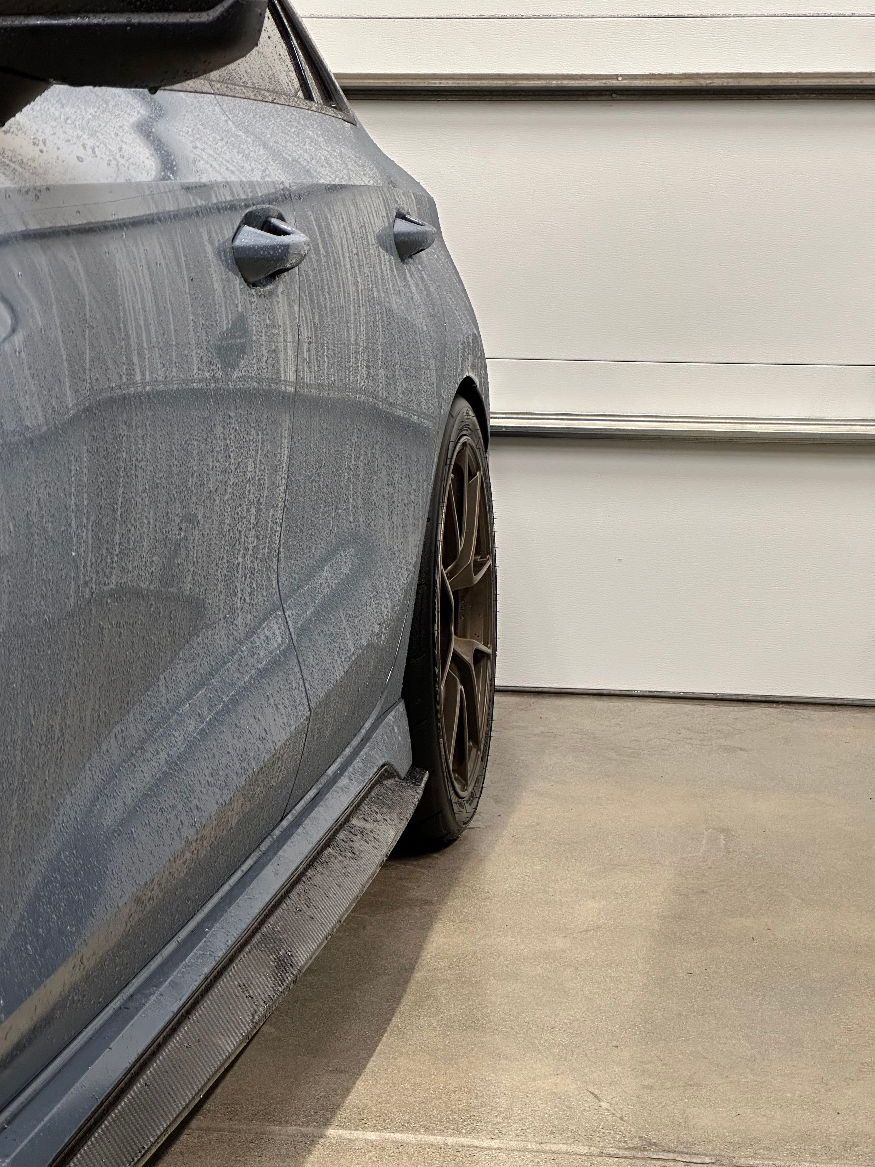 Blue Audi 8Y RS 3 with 18" VS-5RS Apex wheels in Anthracite