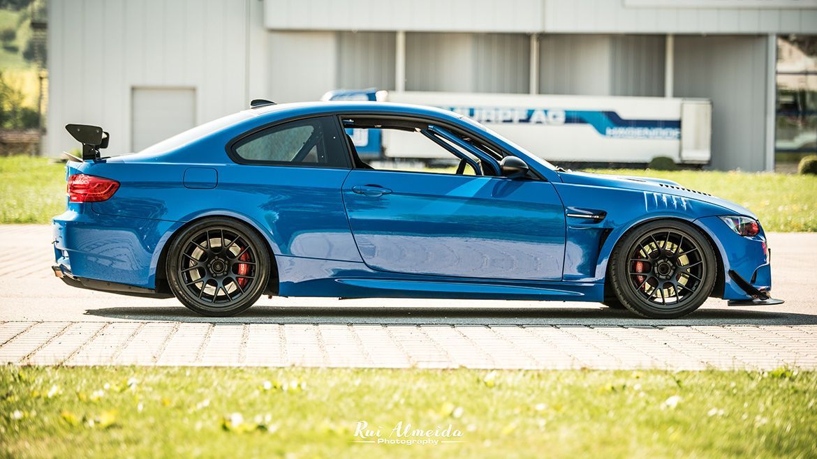 Blue BMW E92 Coupe M3 with 18" EC-7 Apex wheels in Satin Black