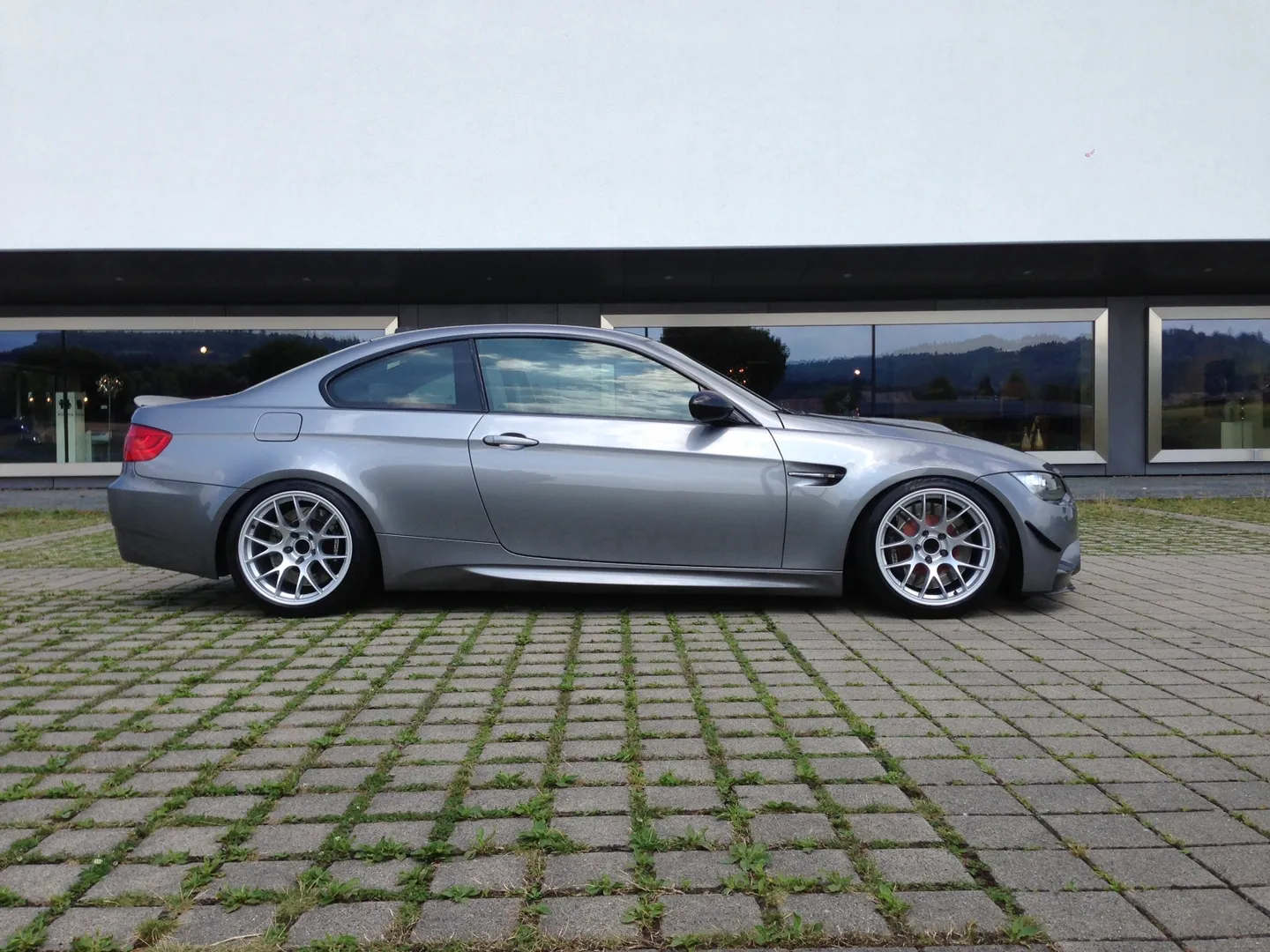 BMW E92 Coupe M3 with 18