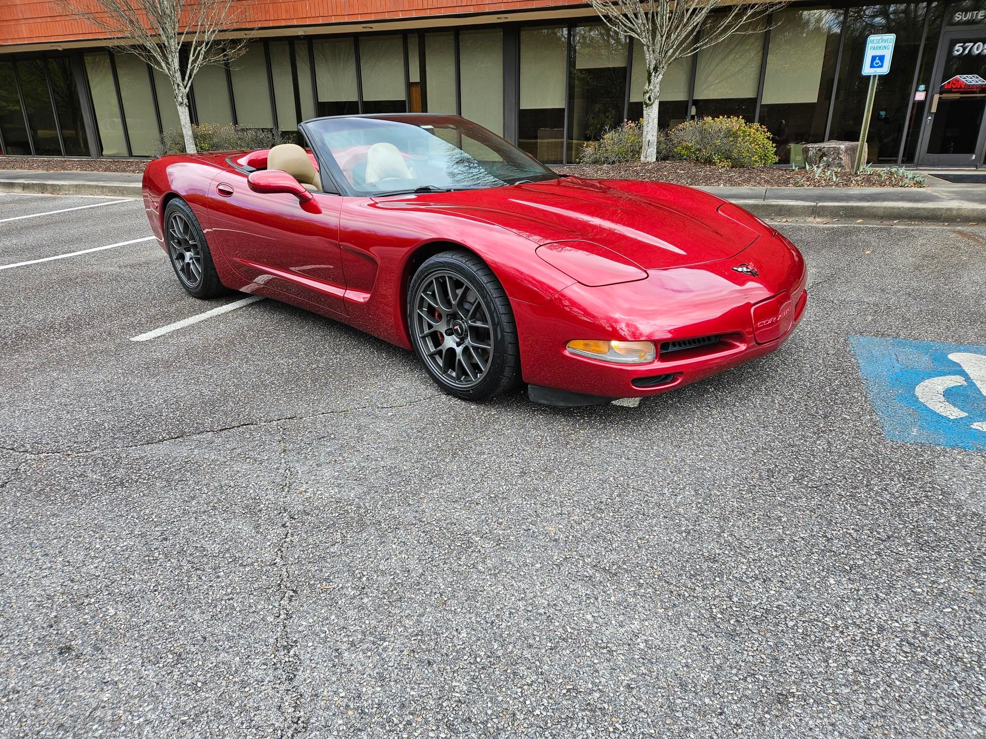 Red Chevrolet C5 Corvette Base/Z51 with 18" EC-7 Apex wheels in Anthracite