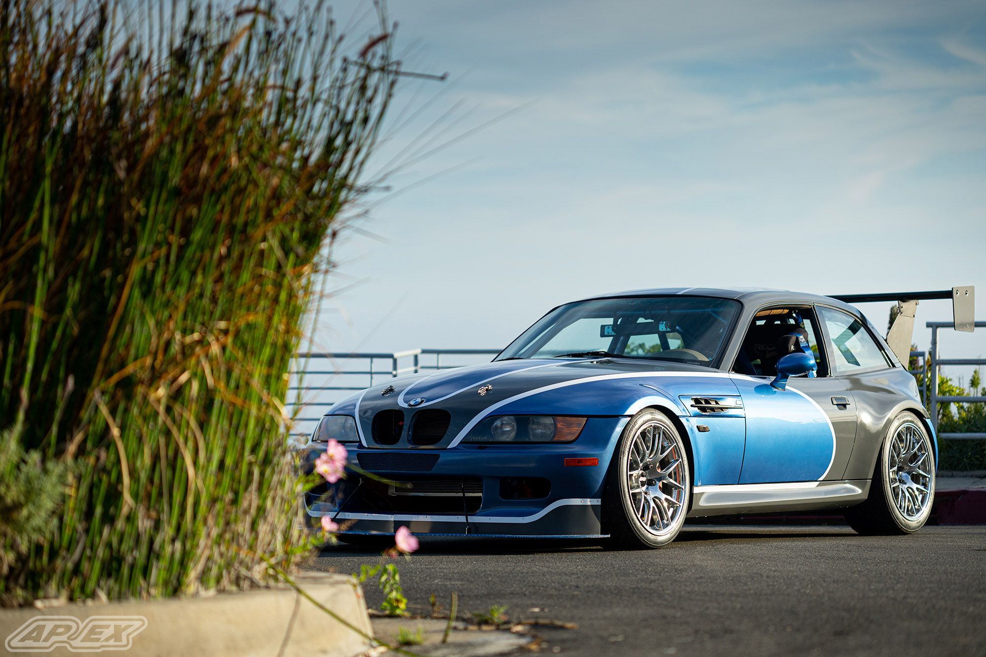 Blue BMW E36/8 Coupe Z3 M with 18" EC-7R Apex wheels in Polished