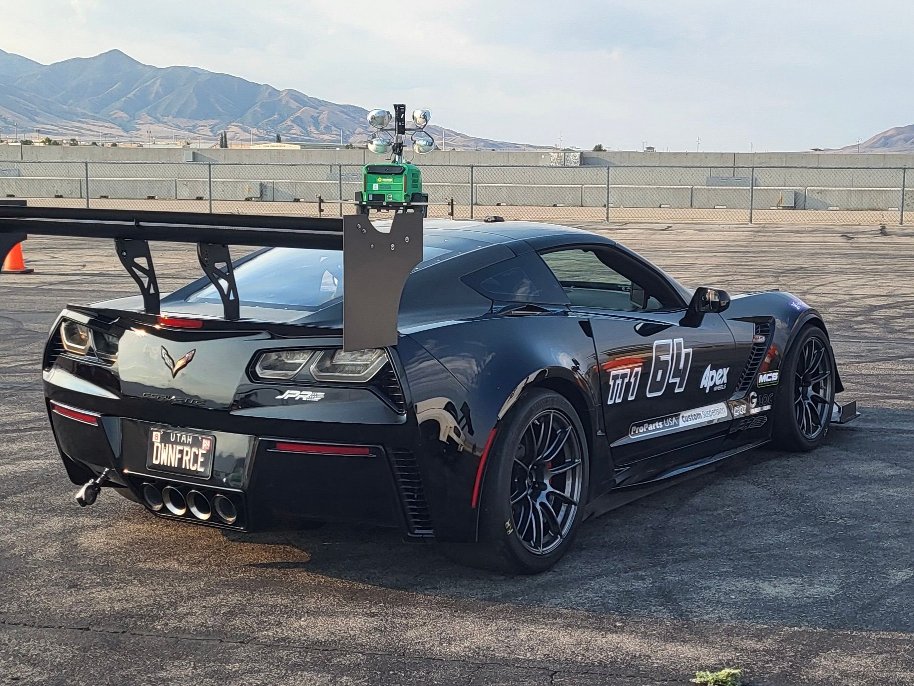 Grey Chevrolet C7 Corvette Z06 with 19" SM-10RS Apex wheels in Anthracite