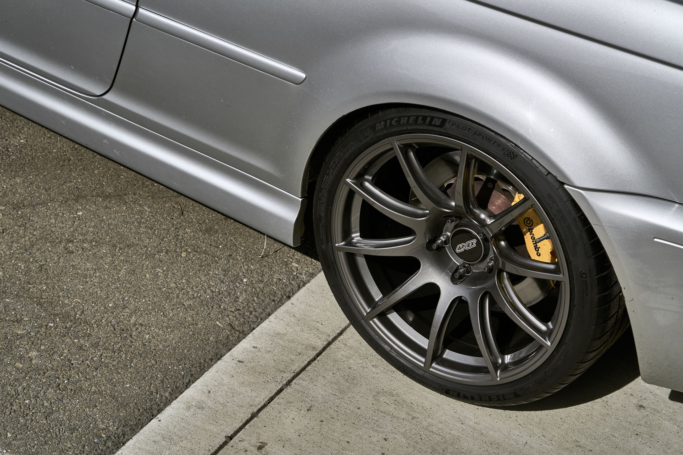 Silver BMW E46 M3 with 19" SM-10 Apex wheels in Anthracite