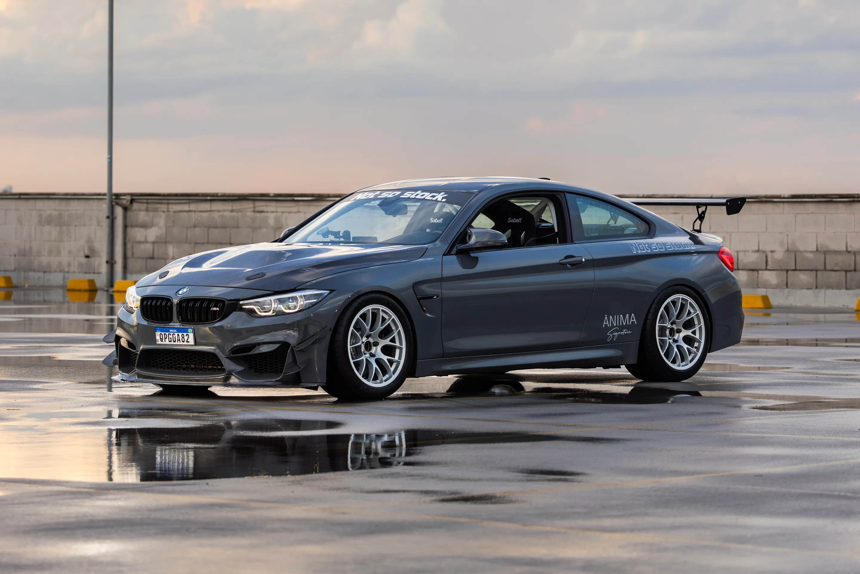 BMW F82 Coupe M4 with 18