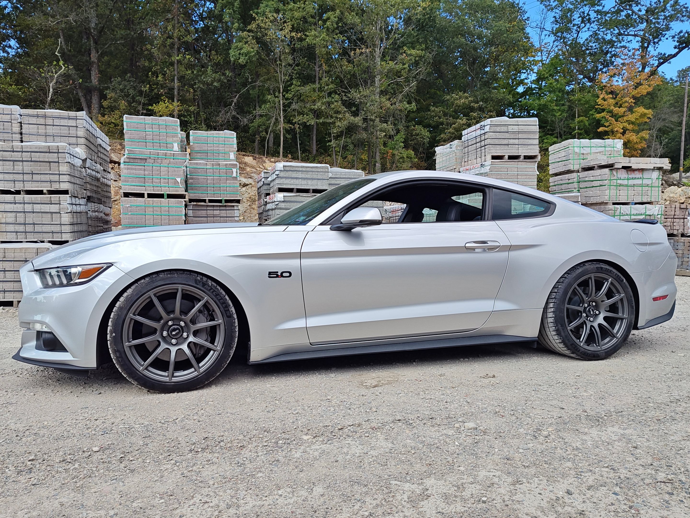 Silver Ford S550 Mustang GT with 19" SM-10 Apex wheels in Race Silver