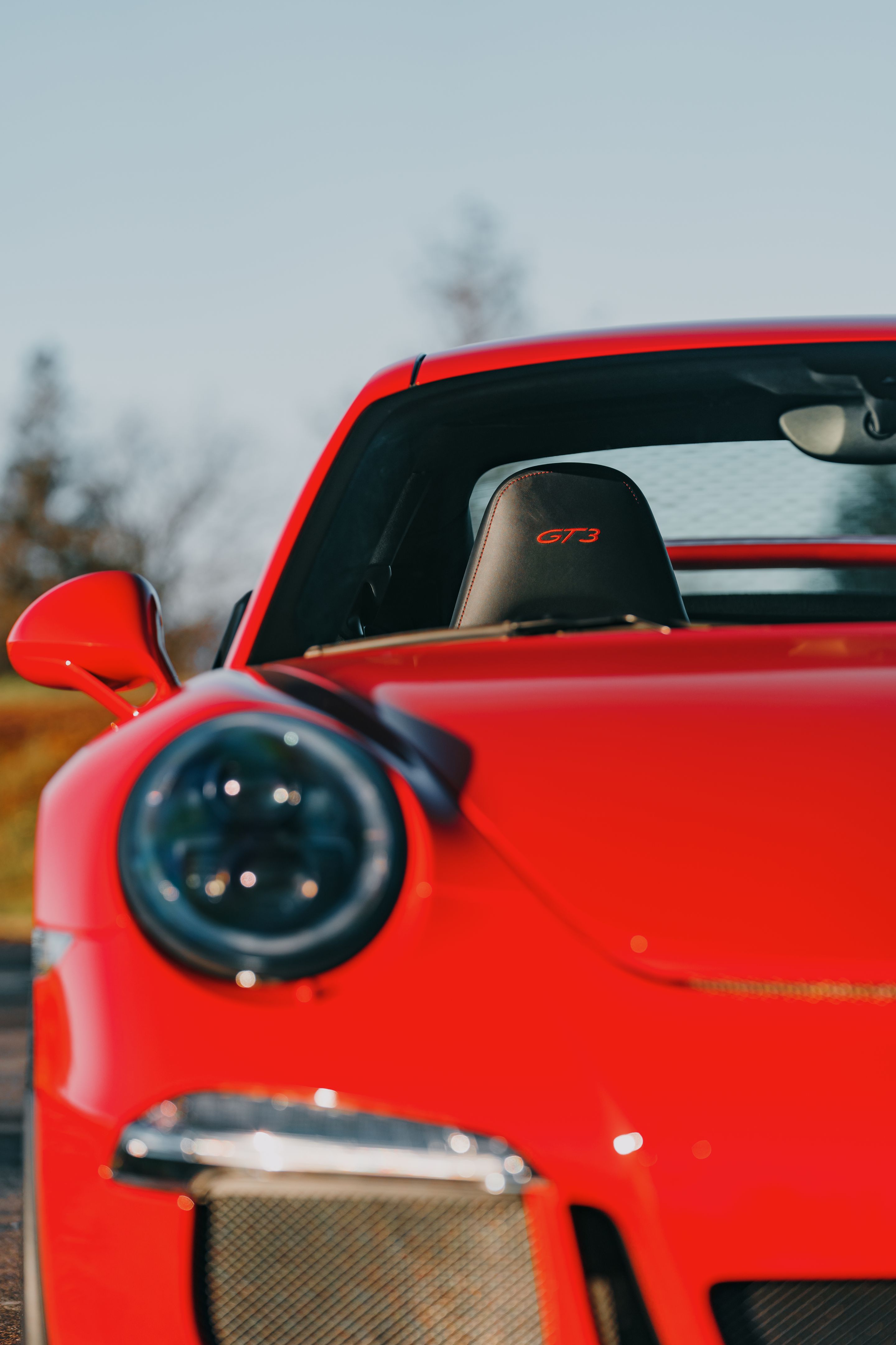 Red Porsche 911 991.1 GT3 with 20" VS-5RS Apex wheels in Anthracite