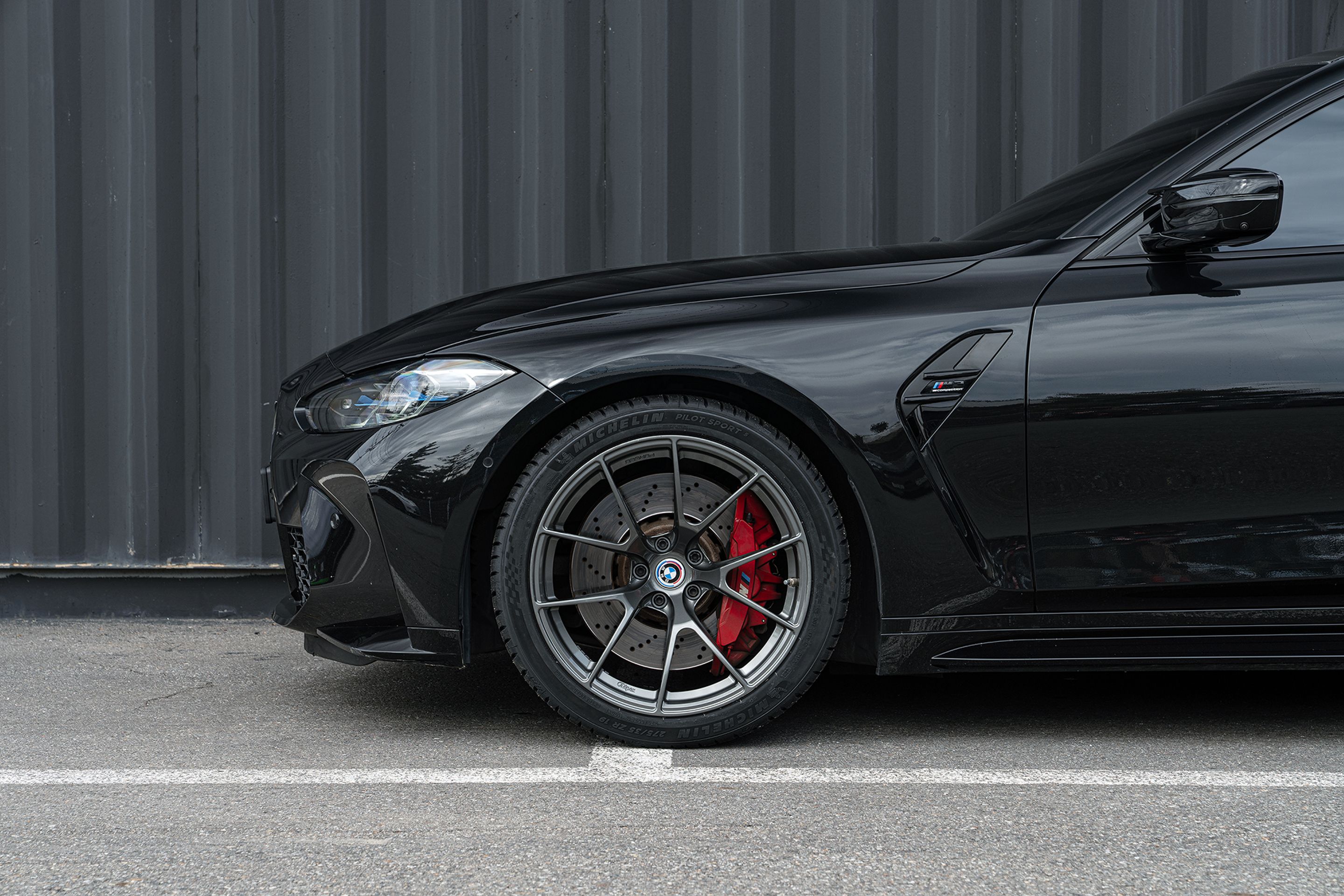Black BMW G80 M3 with 19" VS-5RS Apex wheels in Anthracite