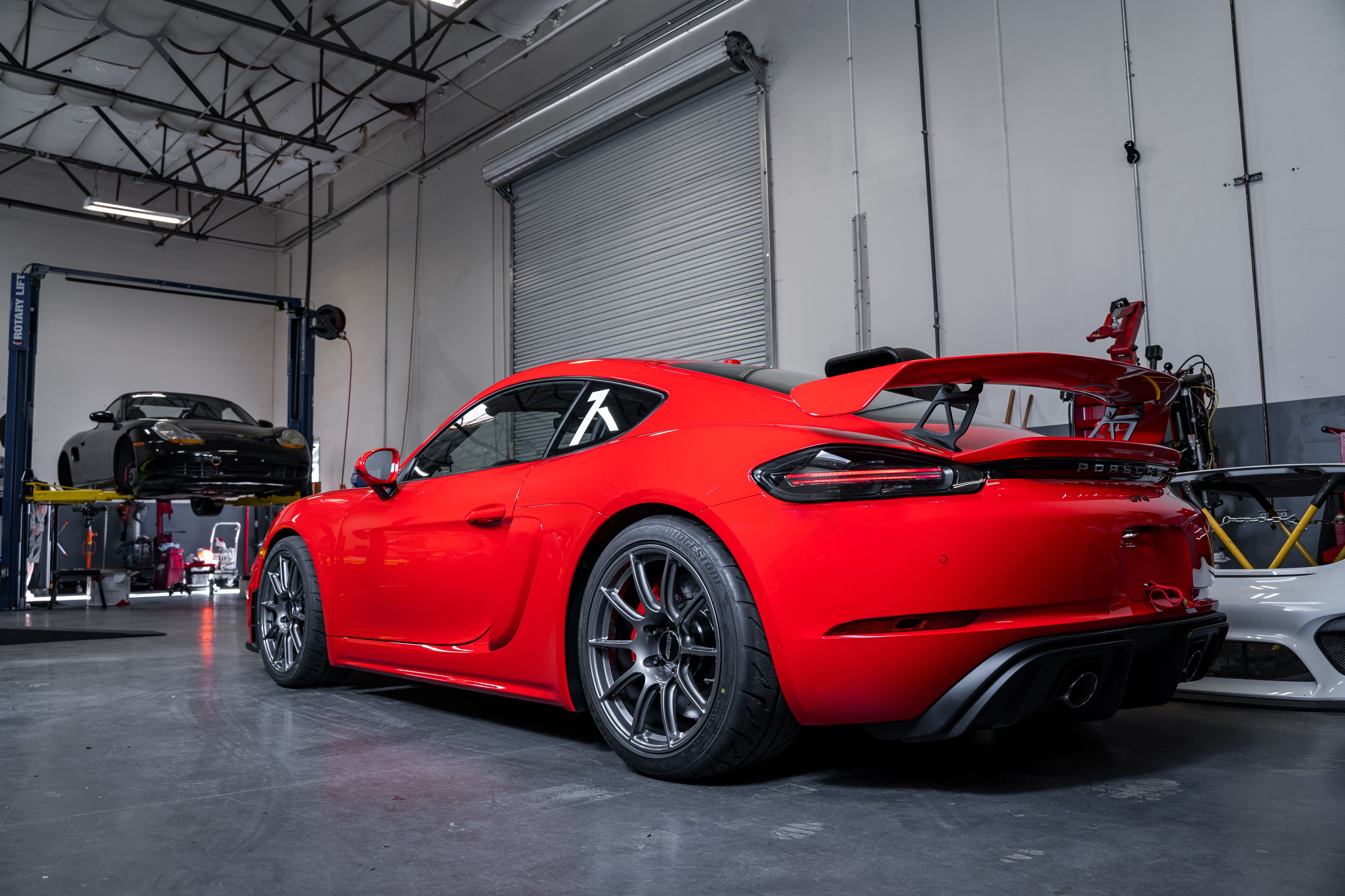 Porsche 718 Cayman GT4 with 19