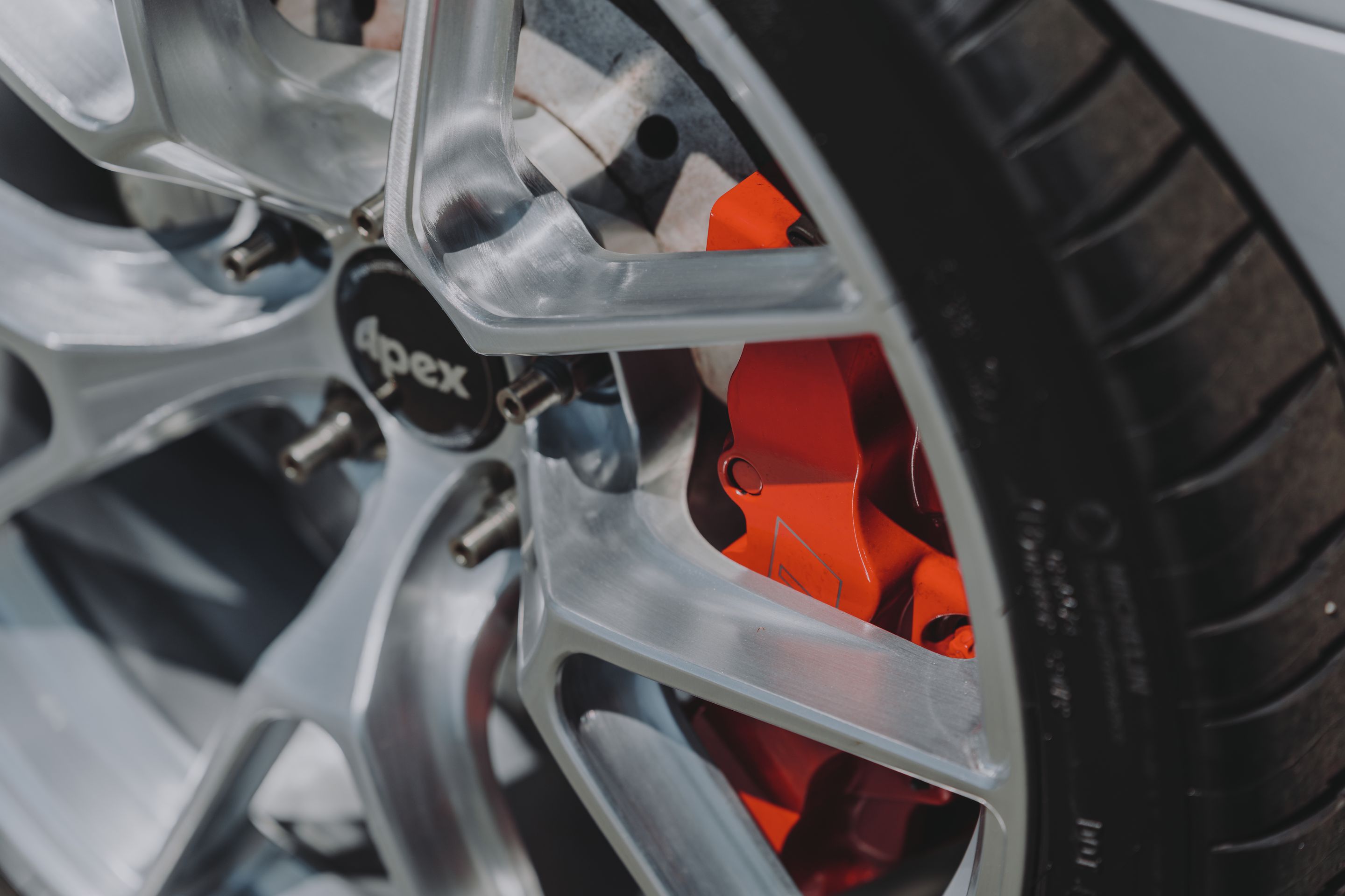 Silver Audi Gen 2 R8 with 19"/20" VS-5RS Apex wheels in Brushed Clear