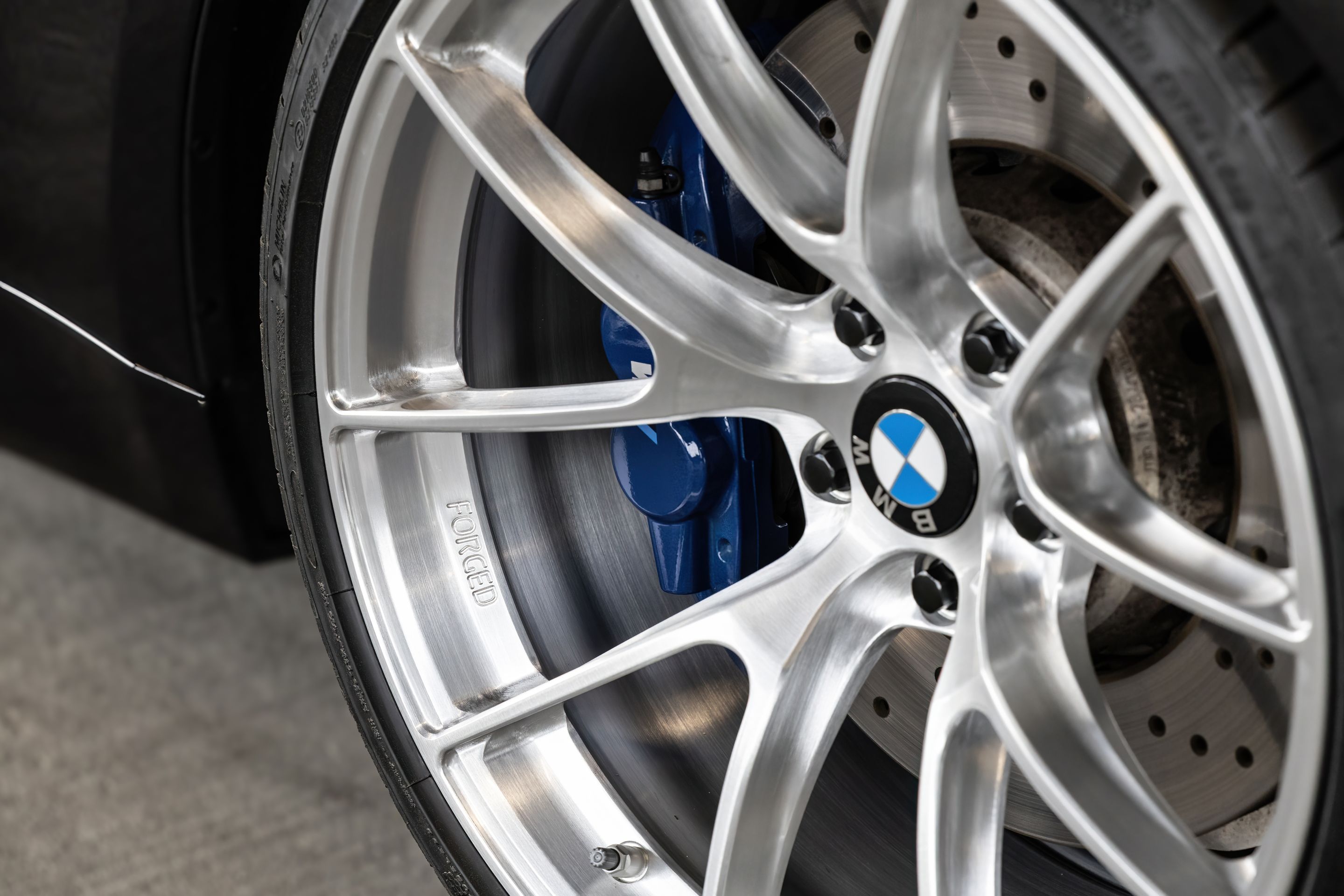 Black BMW F80 M3 with 20" VS-5RS Apex wheels in Brushed Clear