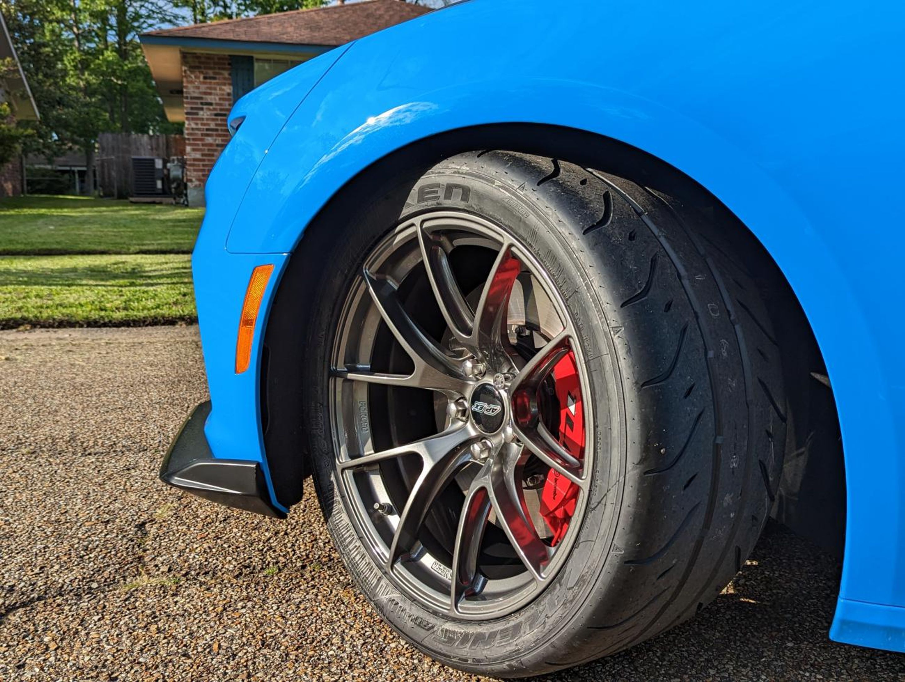 Blue Chevrolet 6th Gen Camaro SS 1LE with 19" VS-5RS Apex wheels in Anthracite