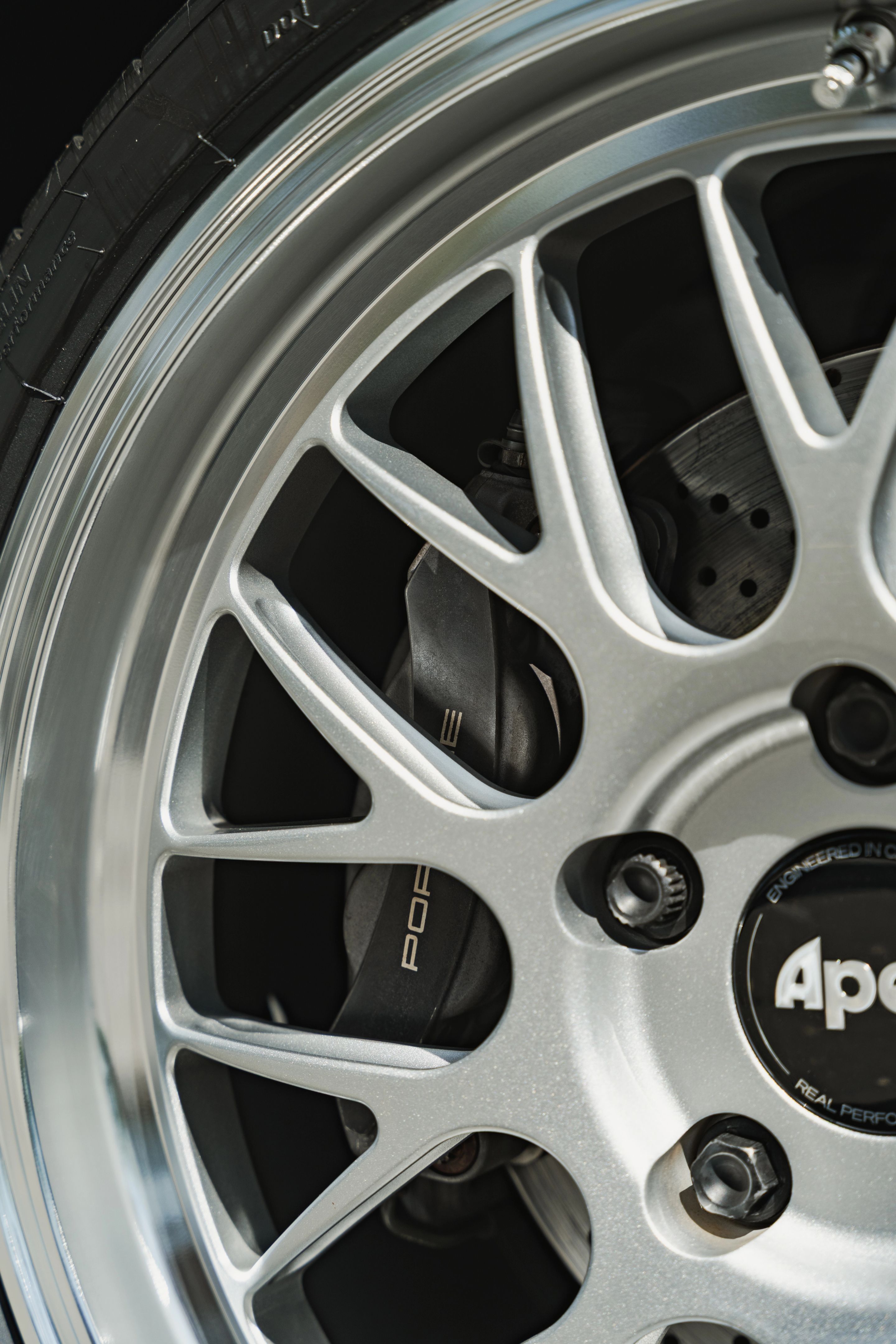 White Porsche 911 997 Carrera with 19" ML-10RT Apex wheels in Machined Lip Race Silver