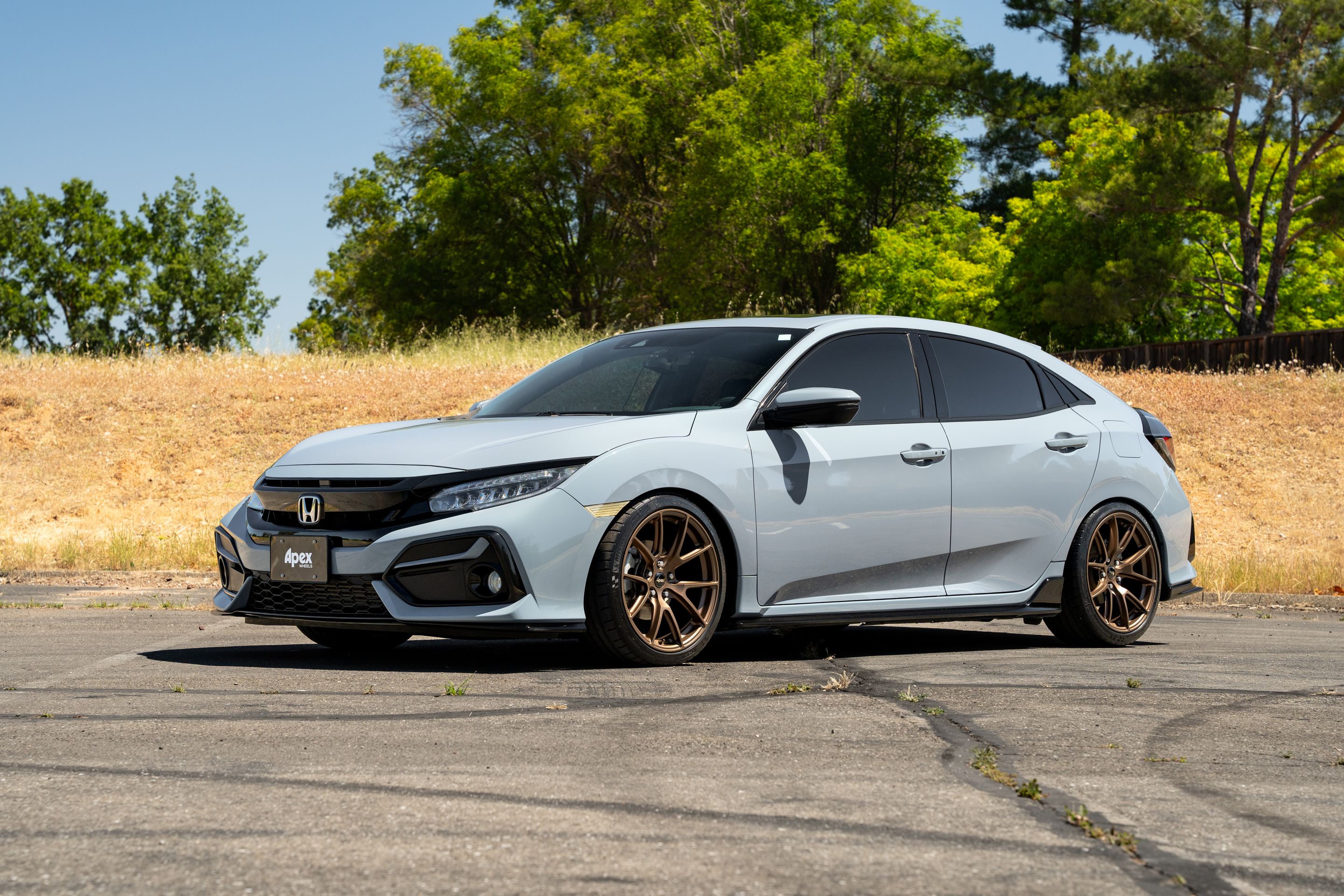 Grey Honda 10th Gen Civic with 18" VS-5 Apex wheels in Satin Bronze