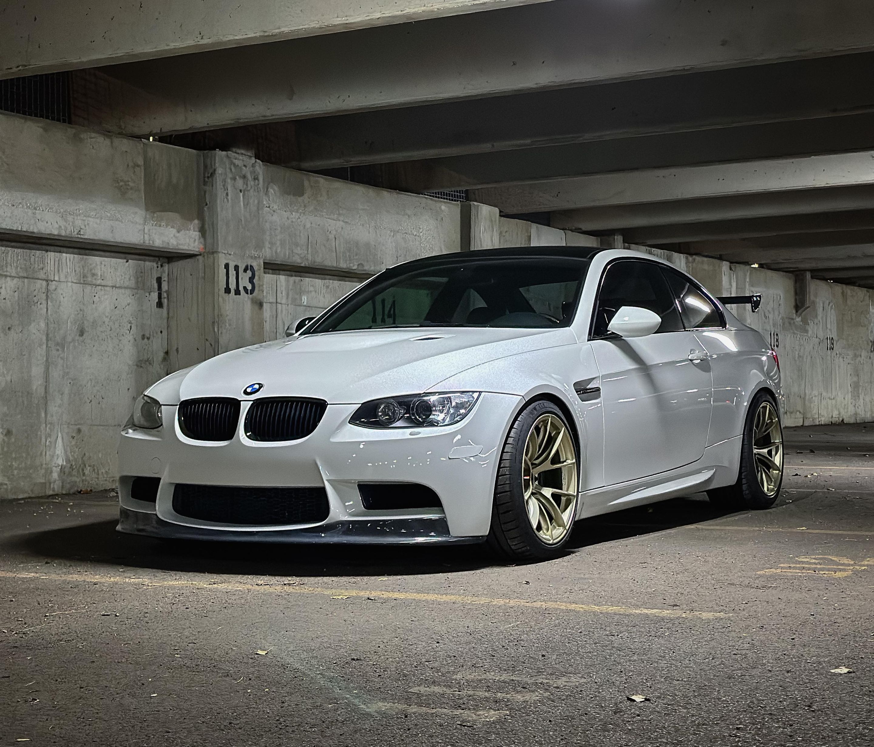 White BMW E92 Coupe M3 with 18" VS-5RS Apex wheels in Motorsport Gold