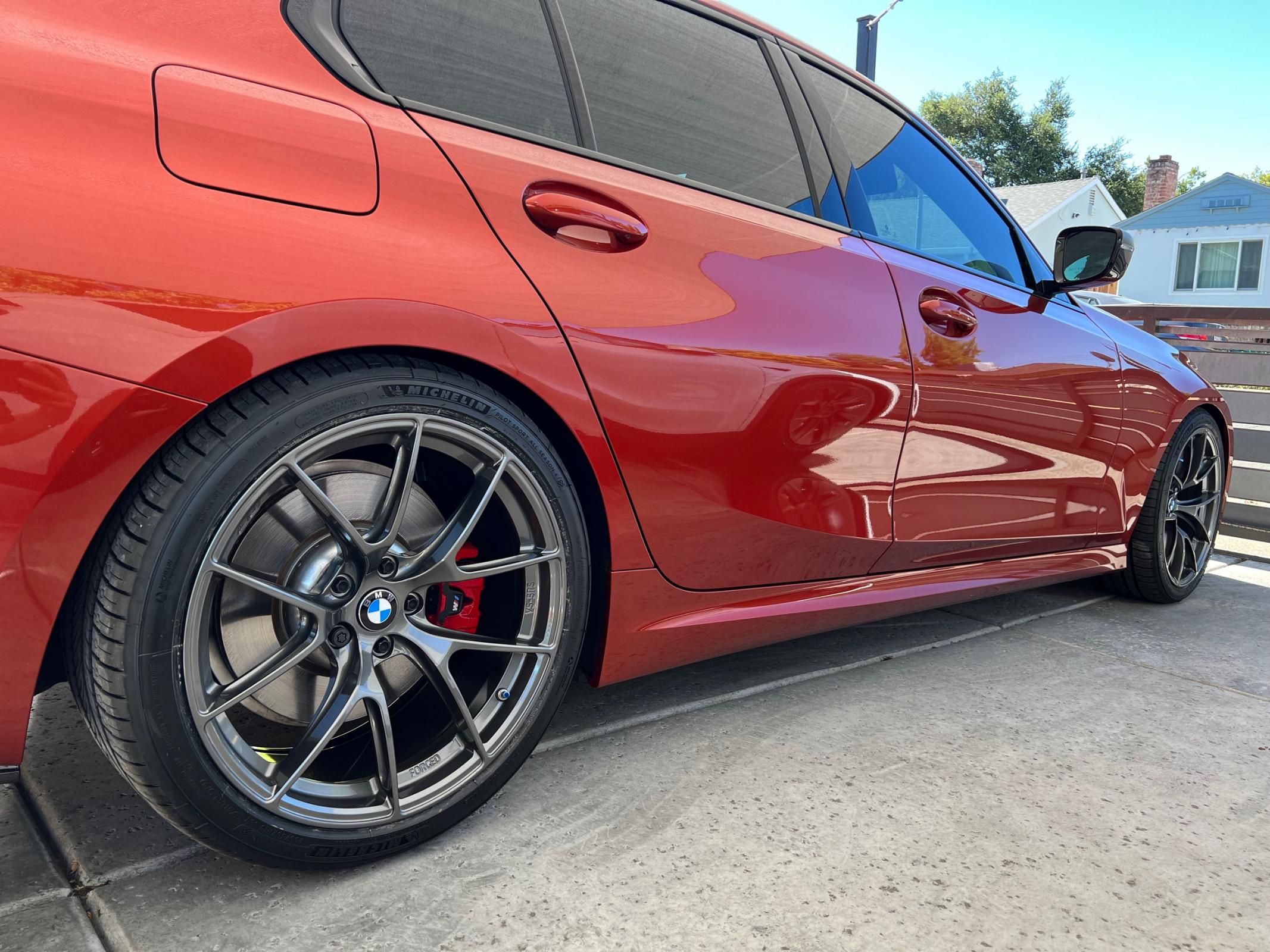 Orange BMW G20 Sedan 3 Series with 19" VS-5RS Apex wheels in Anthracite