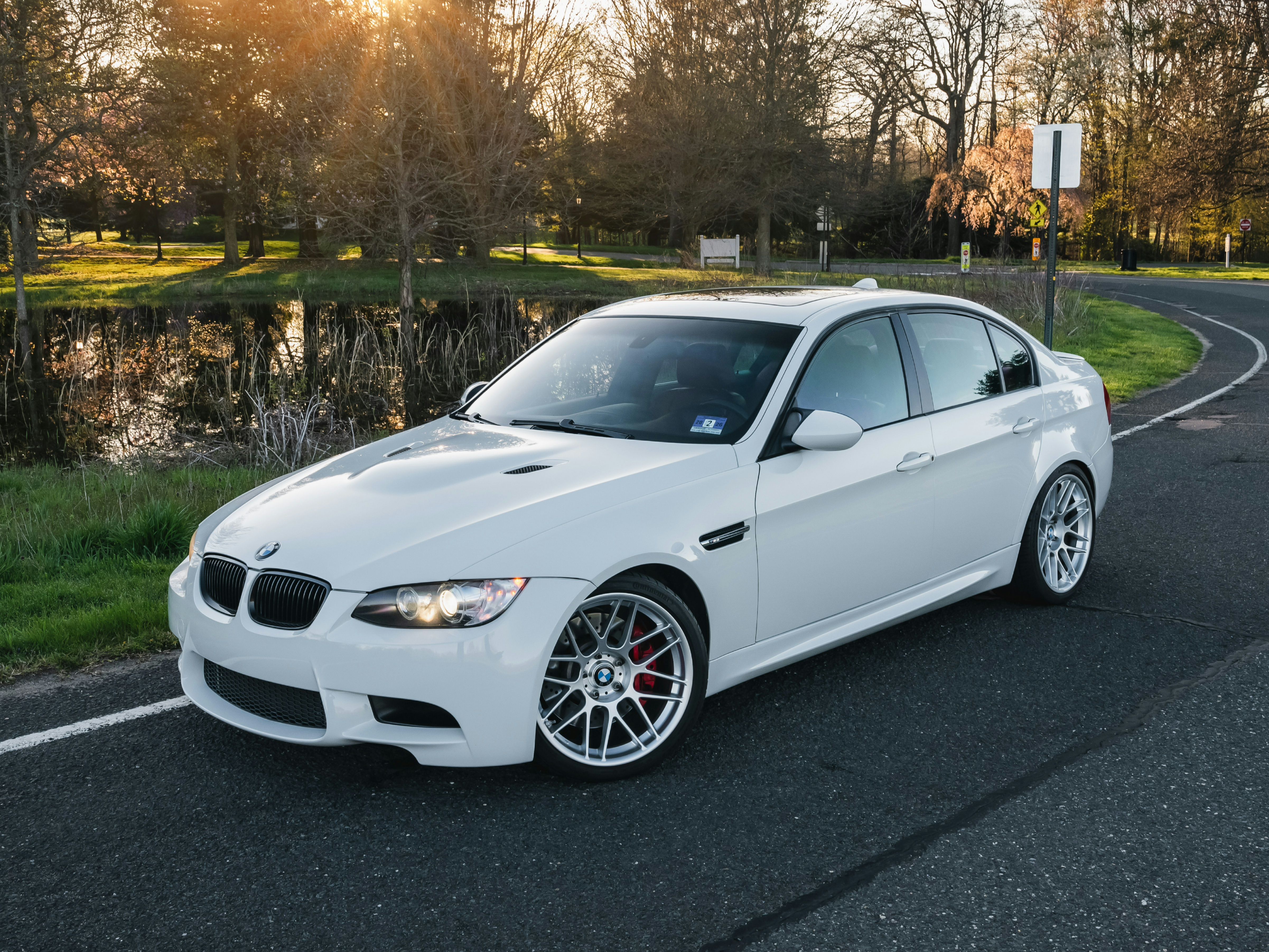 White BMW M3 - ARC-8 in Race Silver