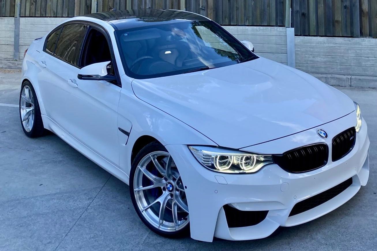 White BMW F80 M3 with 19" VS-5RS Apex wheels in Brushed Clear