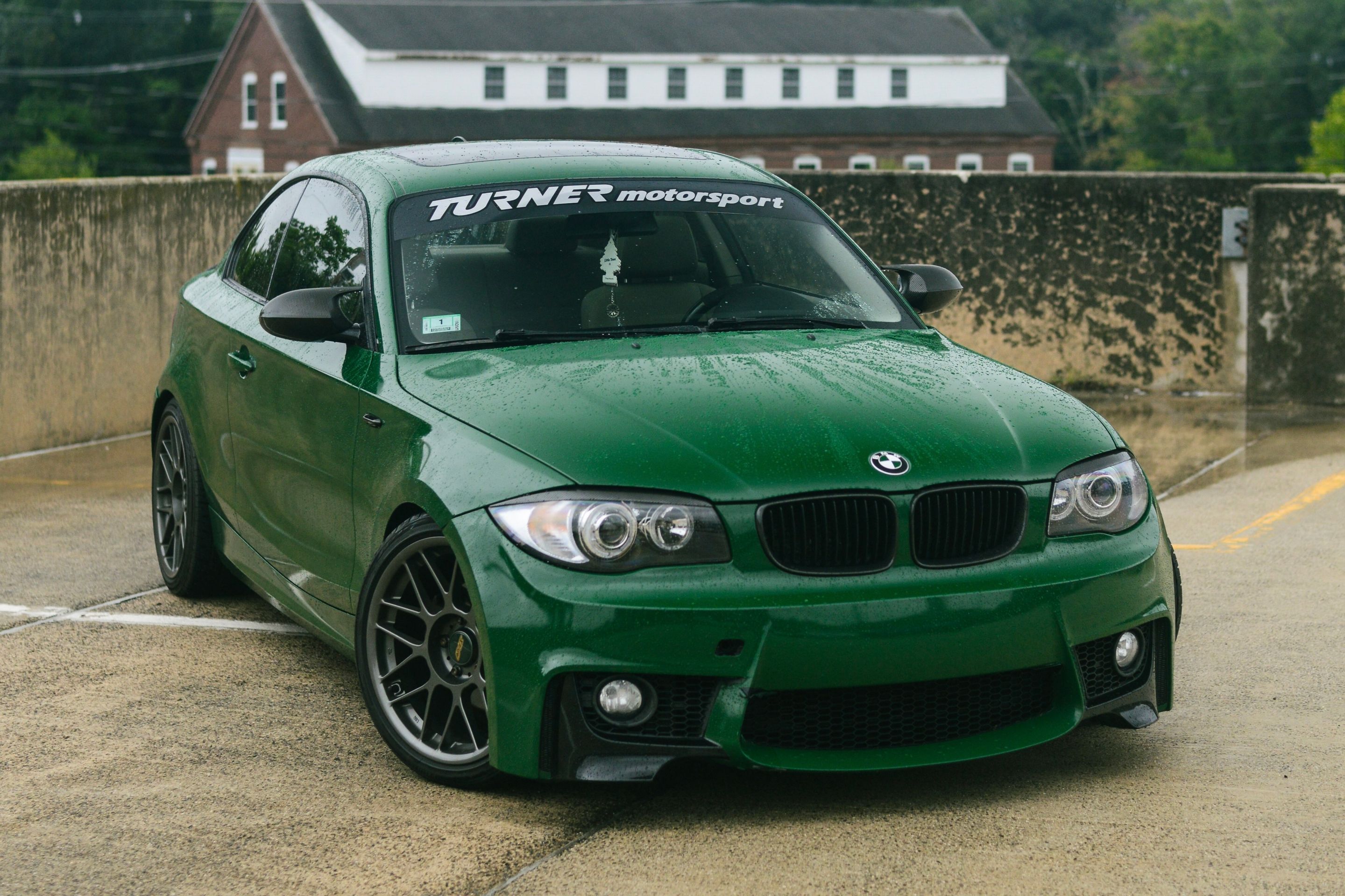 Green BMW E82 Coupe 1 Series with 18" ARC-8 Apex wheels in Anthracite