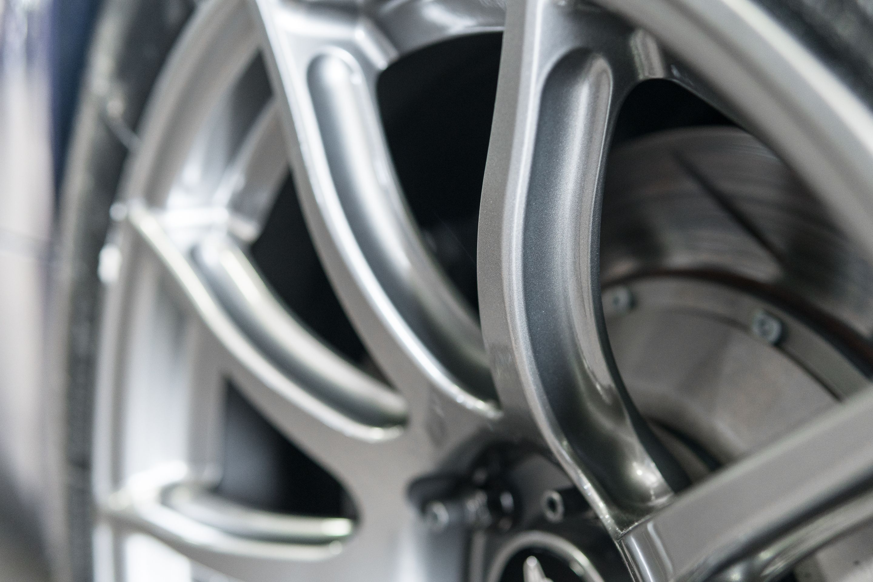 Blue BMW E92 Coupe M3 with 18" SM-10 Apex wheels in Anthracite