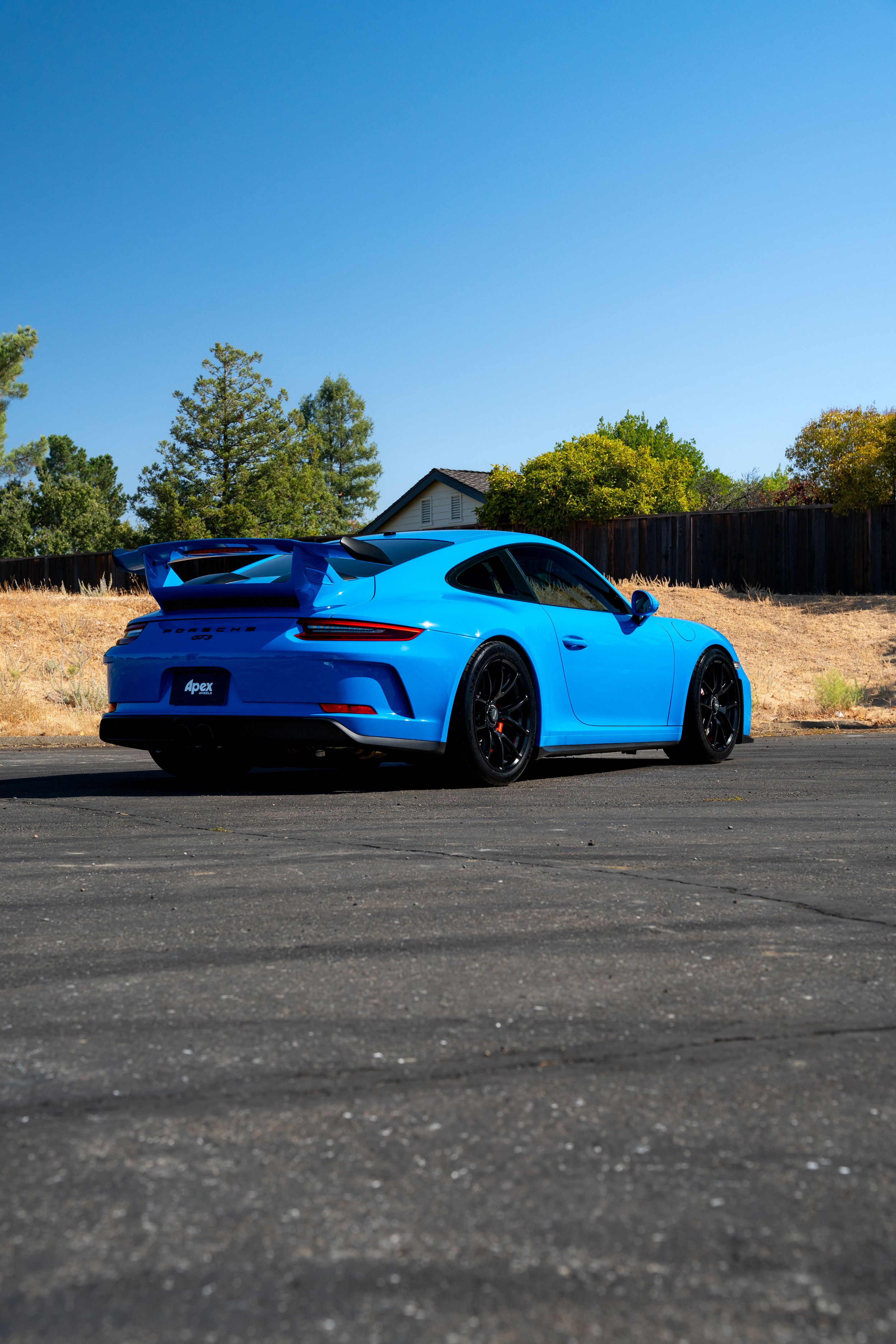 Blue Porsche 911 991.2 GT3 with 19" VS-5RE Apex wheels in Satin Black