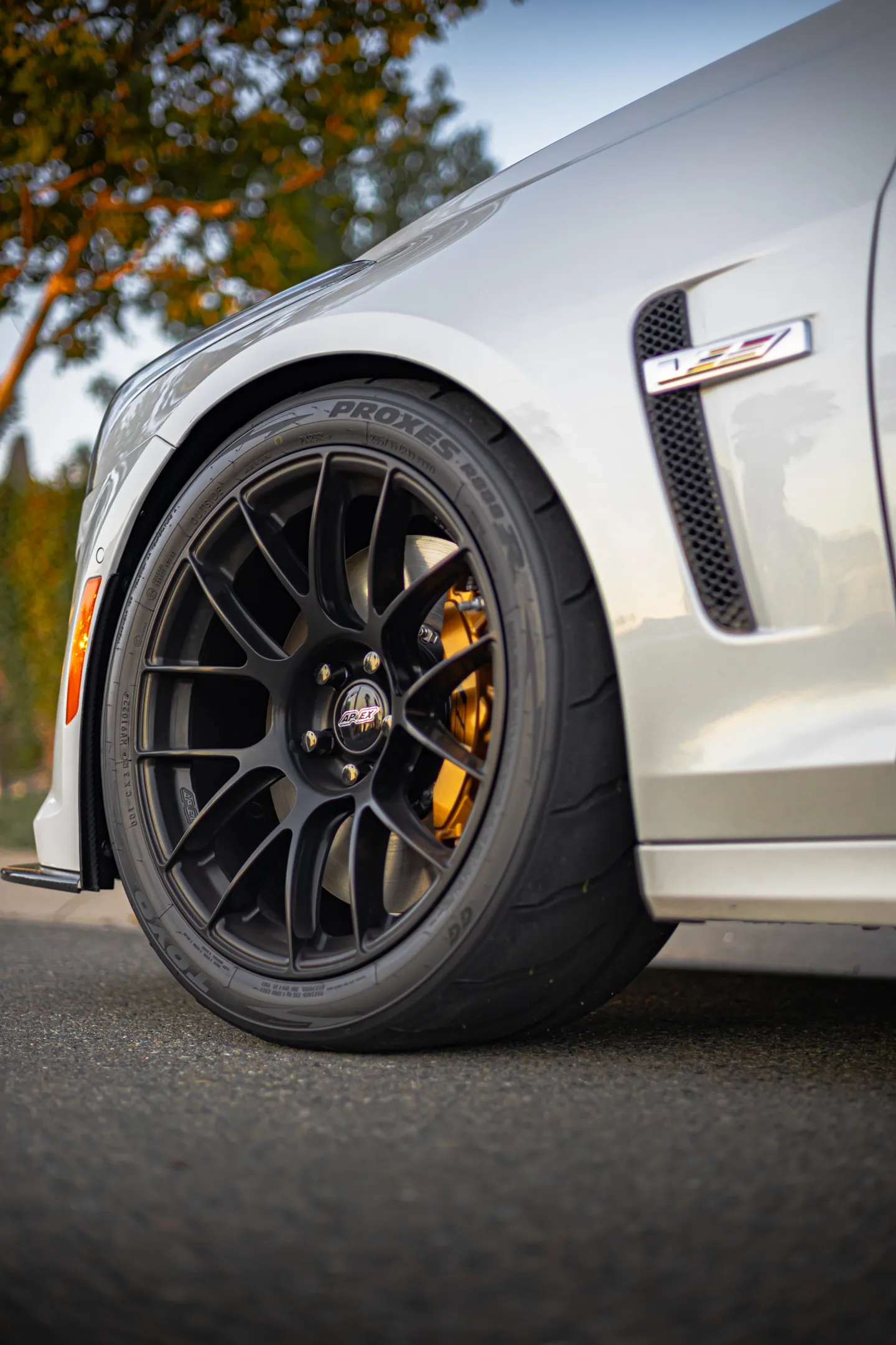 Cadillac Gen 3 CTS-V with 19