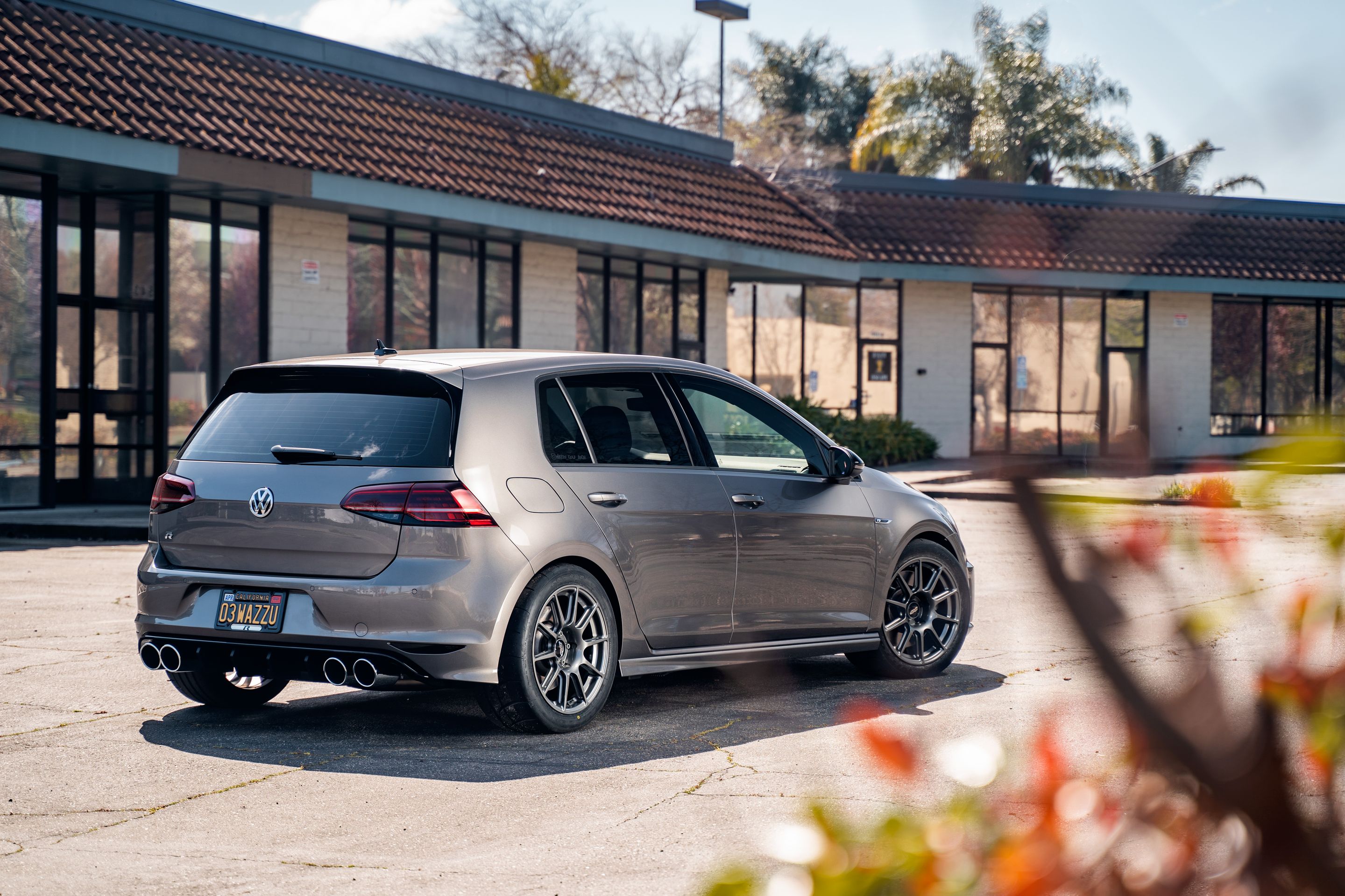 Grey VW MK7 Golf R with 17" SM-10 Apex wheels in Anthracite