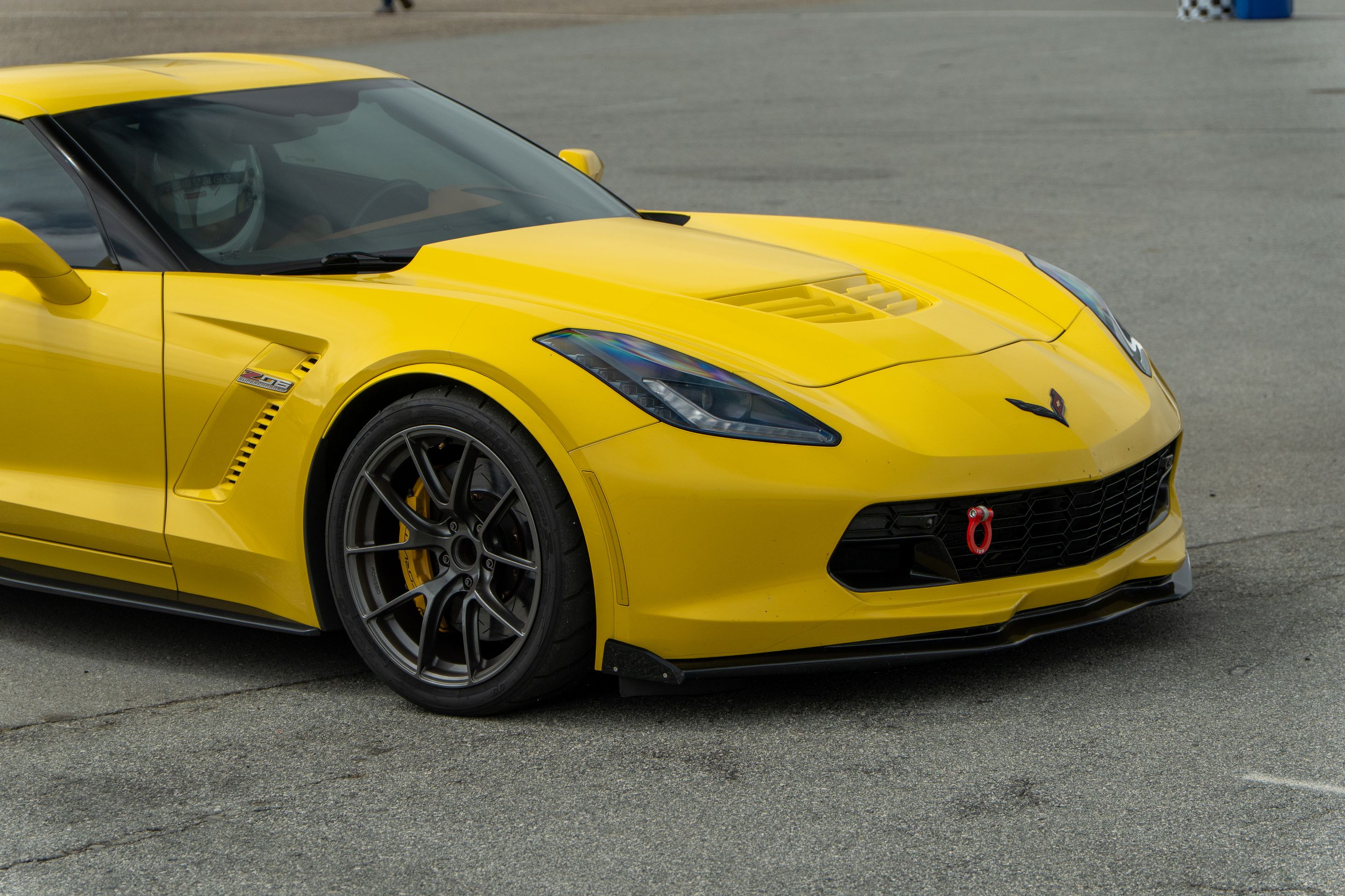 Yellow Chevrolet C7 Corvette Z06 with 19"/20" VS-5RS Apex wheels in Anthracite