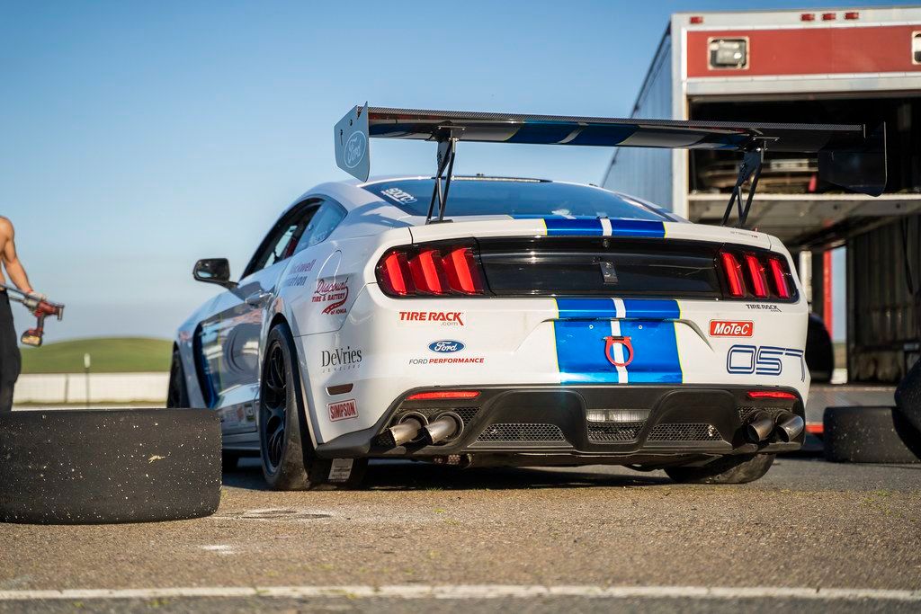 White Ford S550 Mustang GT350 with 18" EC-7 Apex wheels in Satin Black