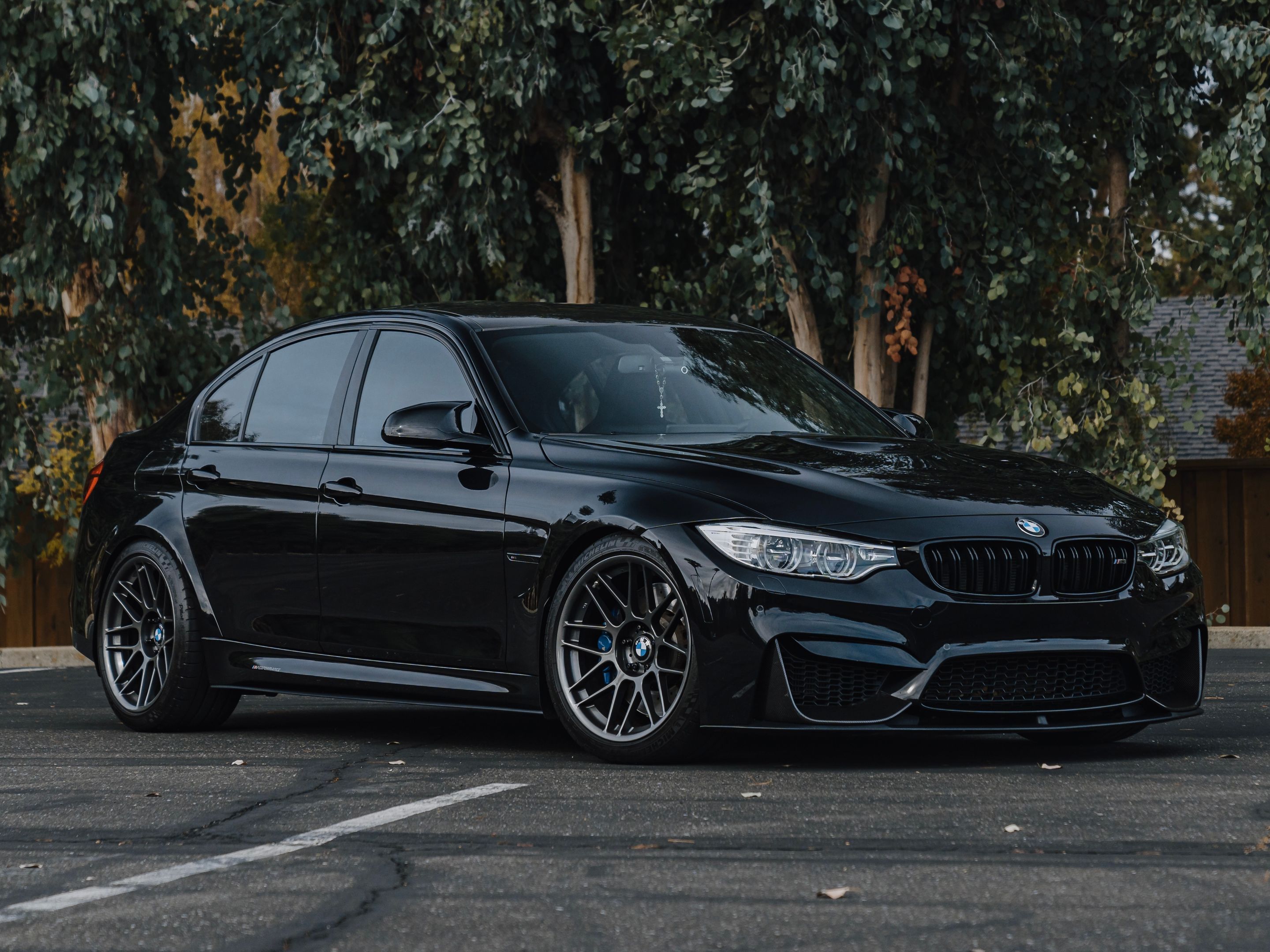 Black BMW F80 M3 with 19" ARC-8 Apex wheels in Anthracite