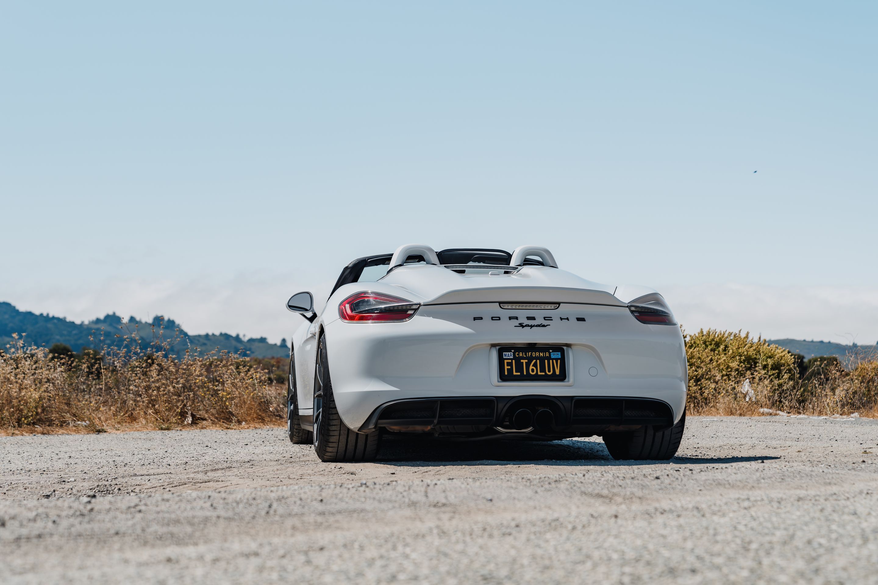 White Porsche 981 Spyder with 19" VS-5RS Apex wheels in Anthracite