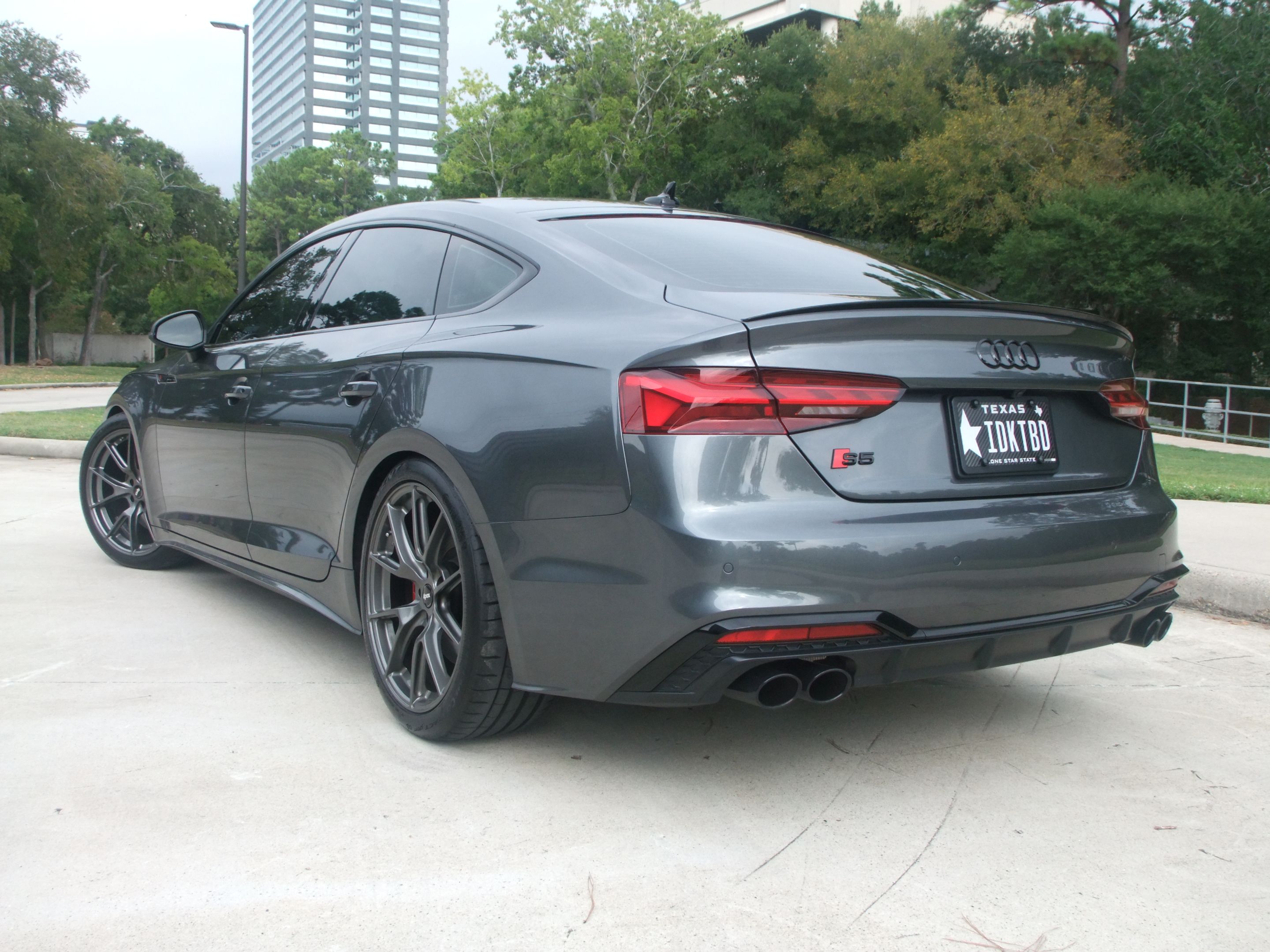 Grey Audi B9 S5 with 19" VS-5 Apex wheels in Anthracite