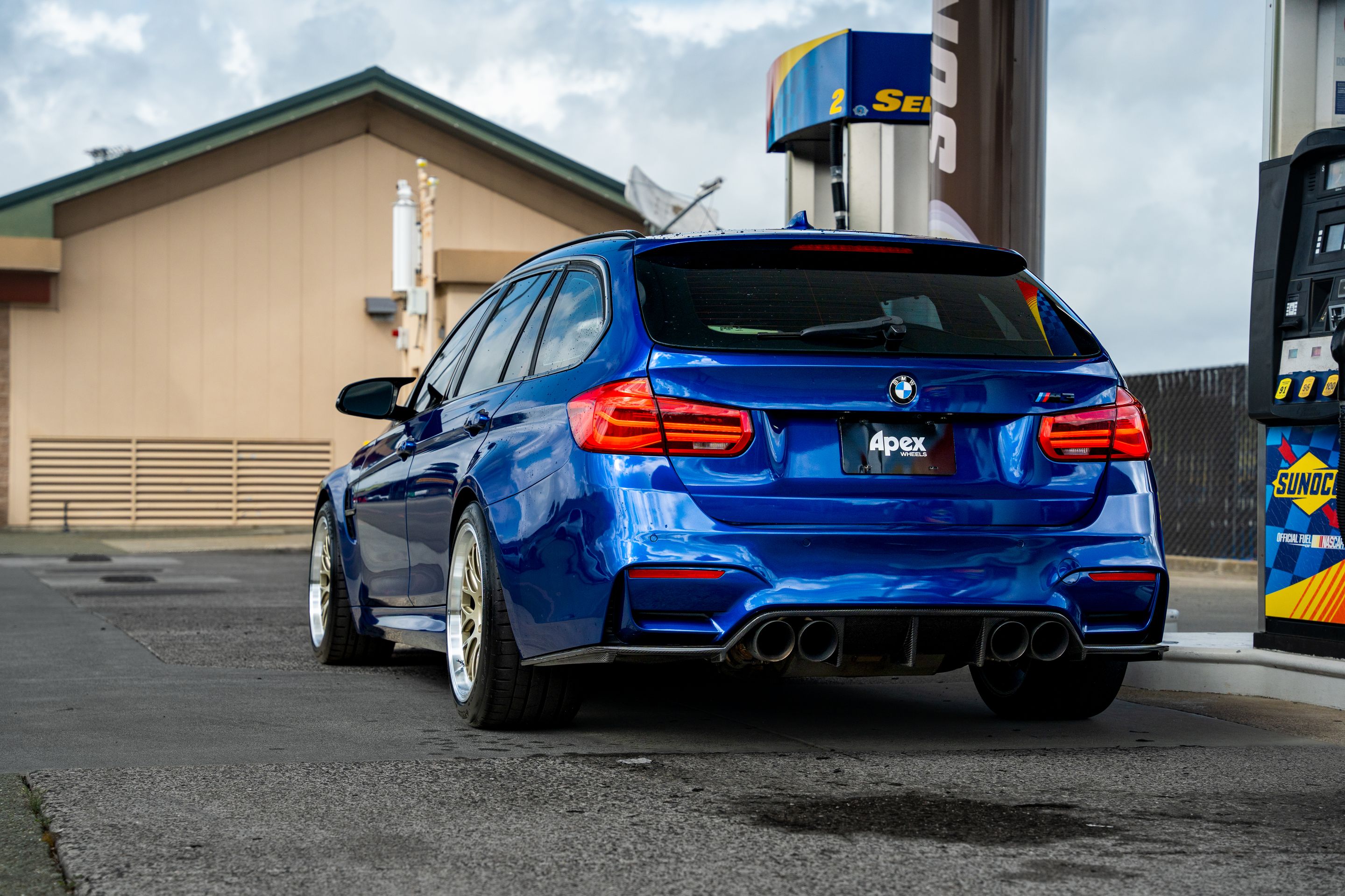 Blue BMW F80 M3 with 18" ML-10RT Apex wheels in Machined Lip Gloss Motorsport Gold