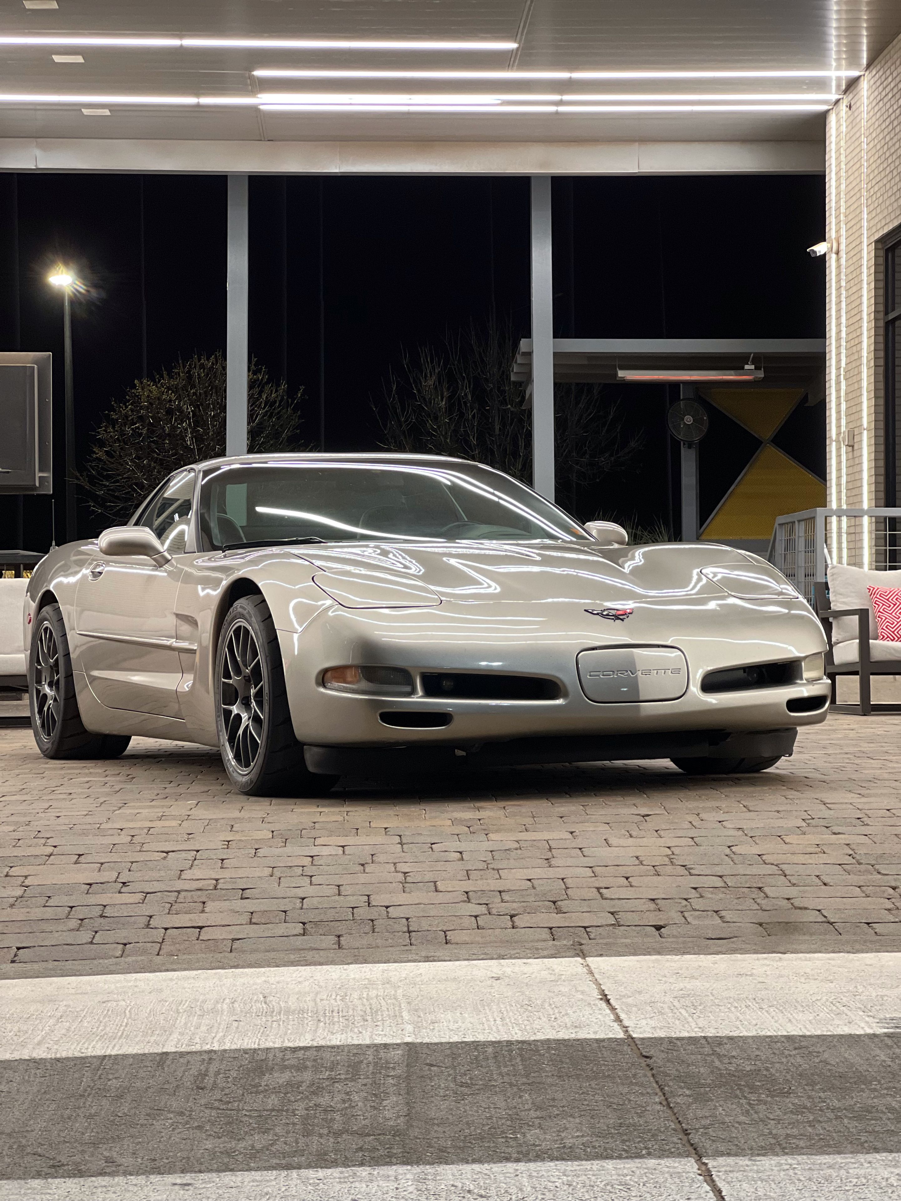 Silver Chevrolet C5 Corvette Base/Z51 with 18" EC-7 Apex wheels in Anthracite