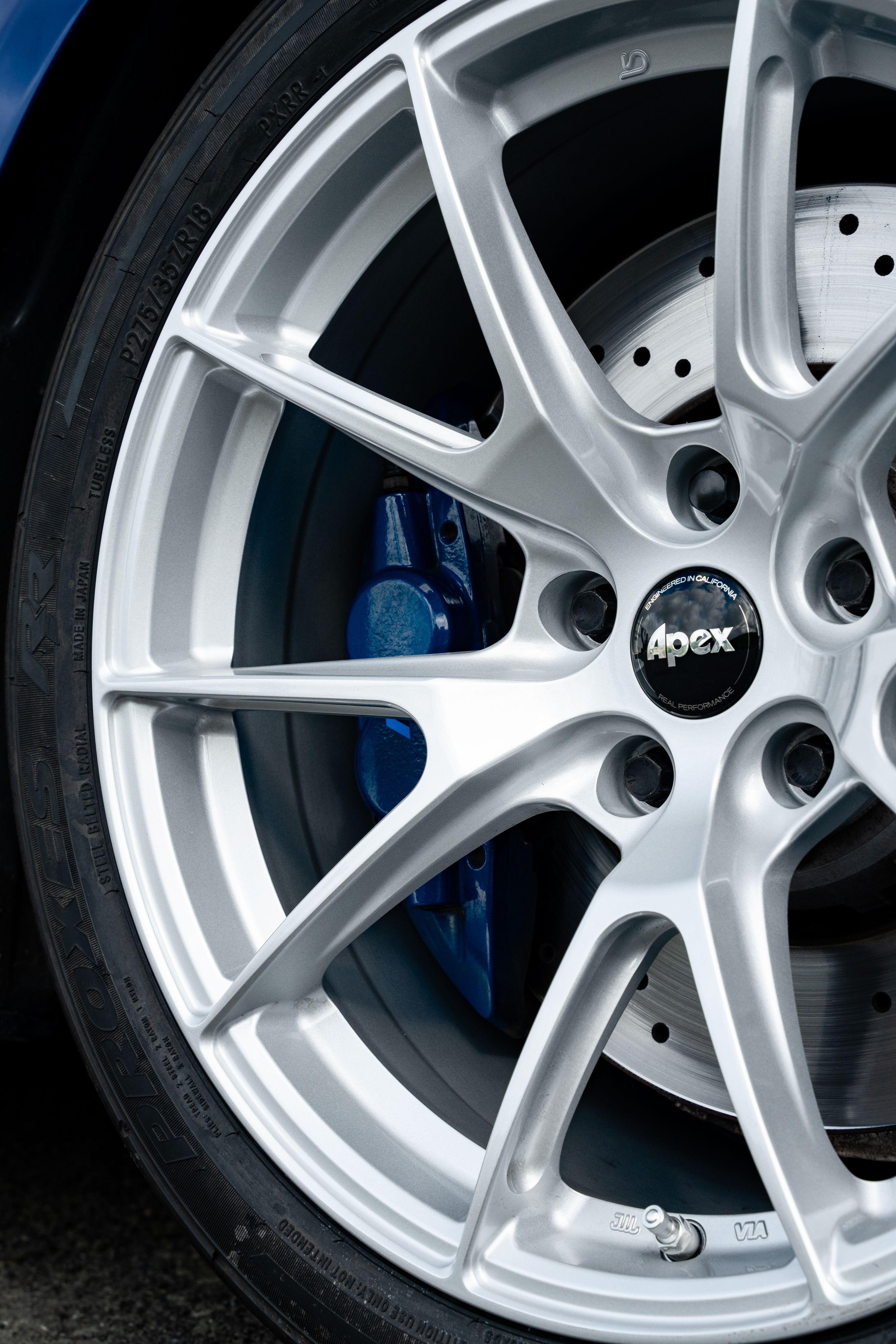 Blue BMW F80 M3 with 18" VS-5 Apex wheels in Race Silver