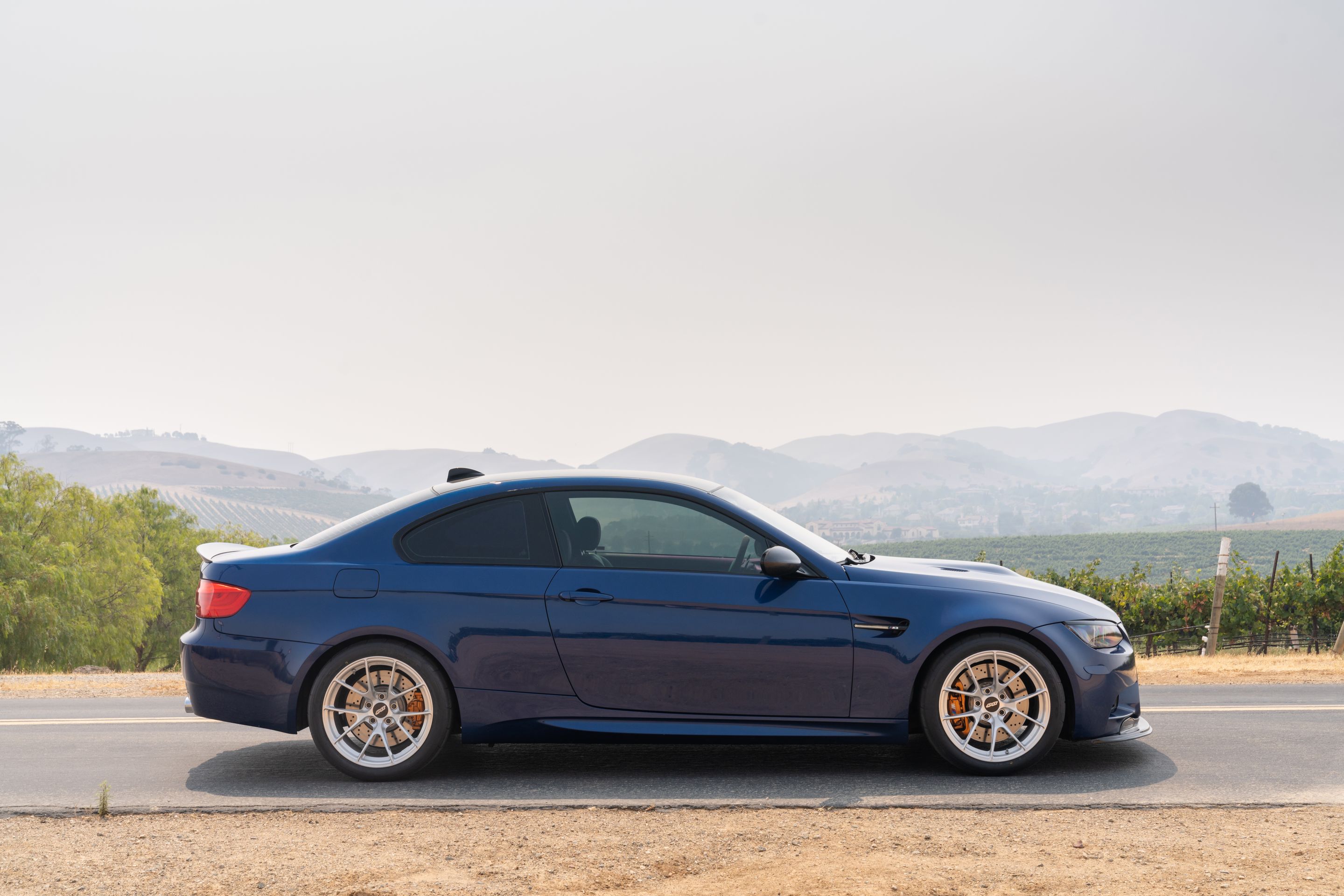 Blue BMW E92 Coupe M3 with 18" VS-5RS Apex wheels in Brushed Clear